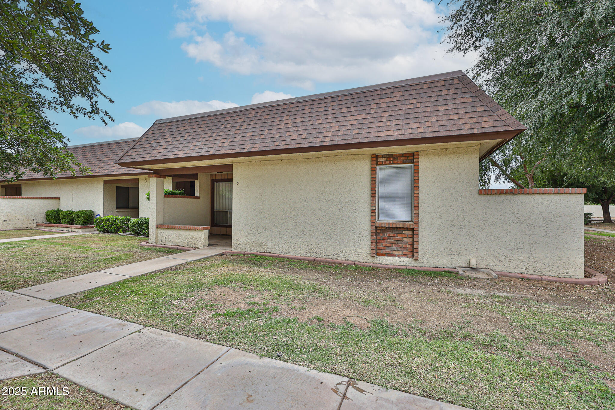 COUNTRY MEADOWS TOWNHOUSES - Residential