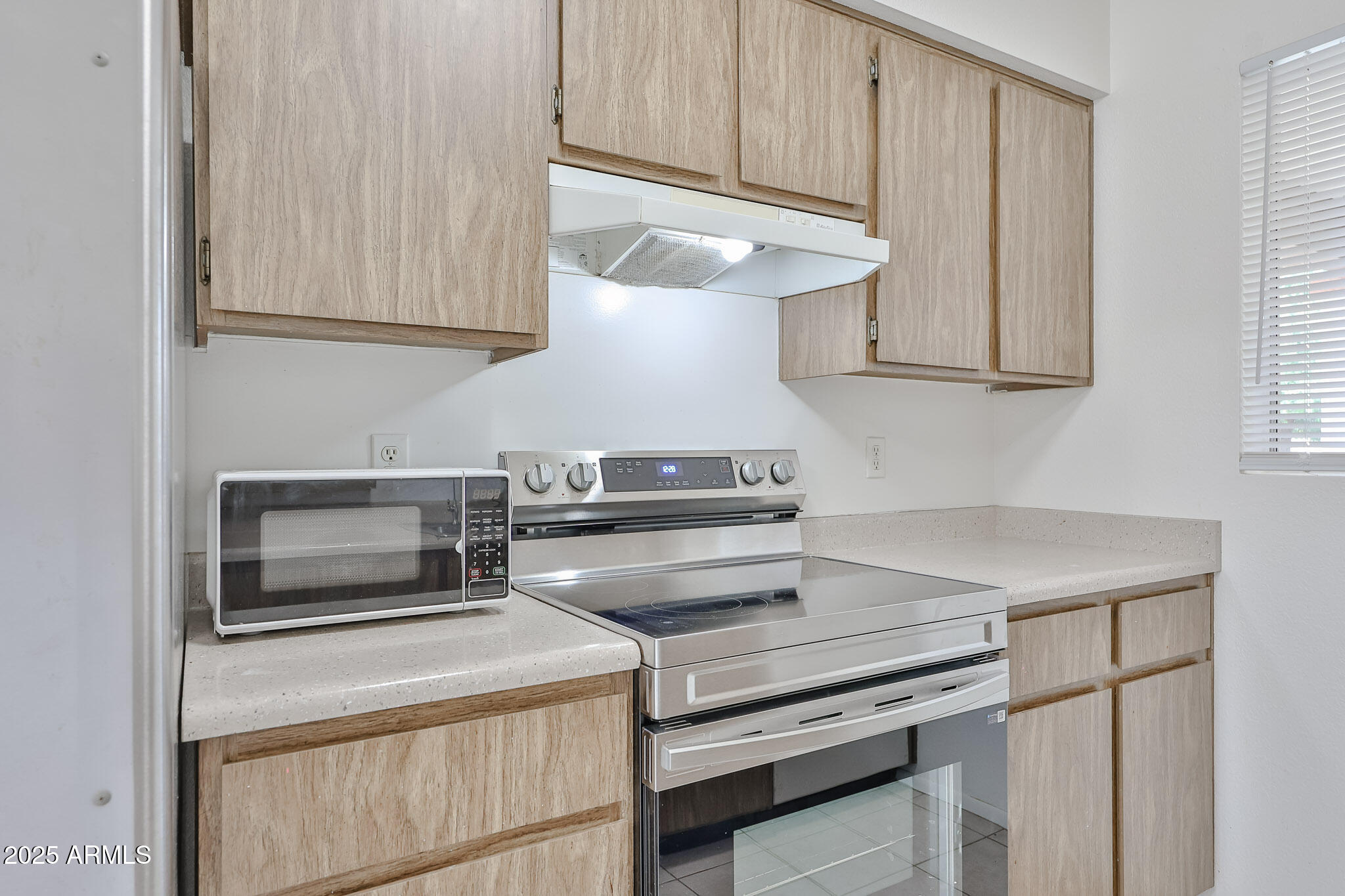 COUNTRY MEADOWS TOWNHOUSES - Residential