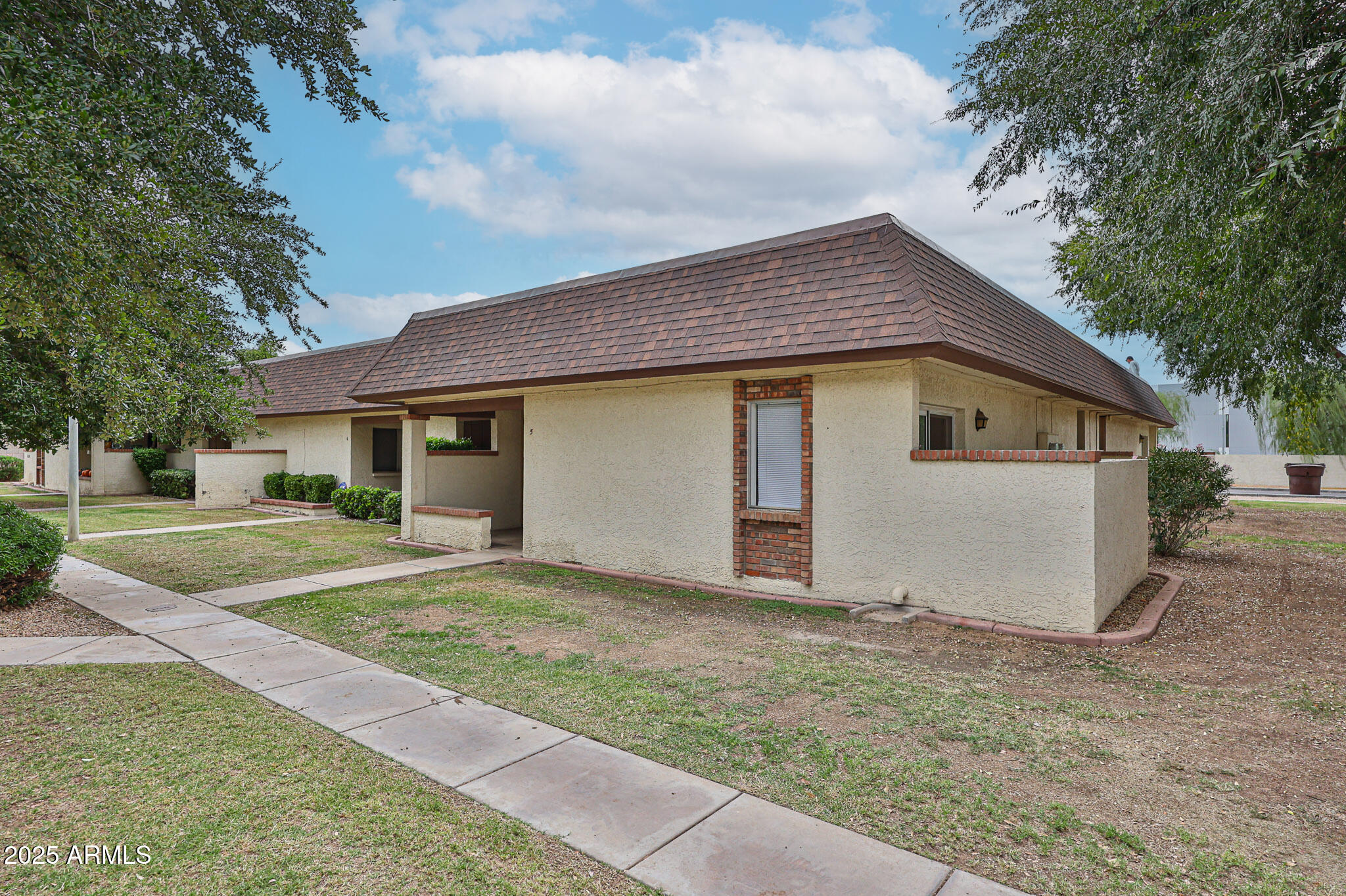 COUNTRY MEADOWS TOWNHOUSES - Residential