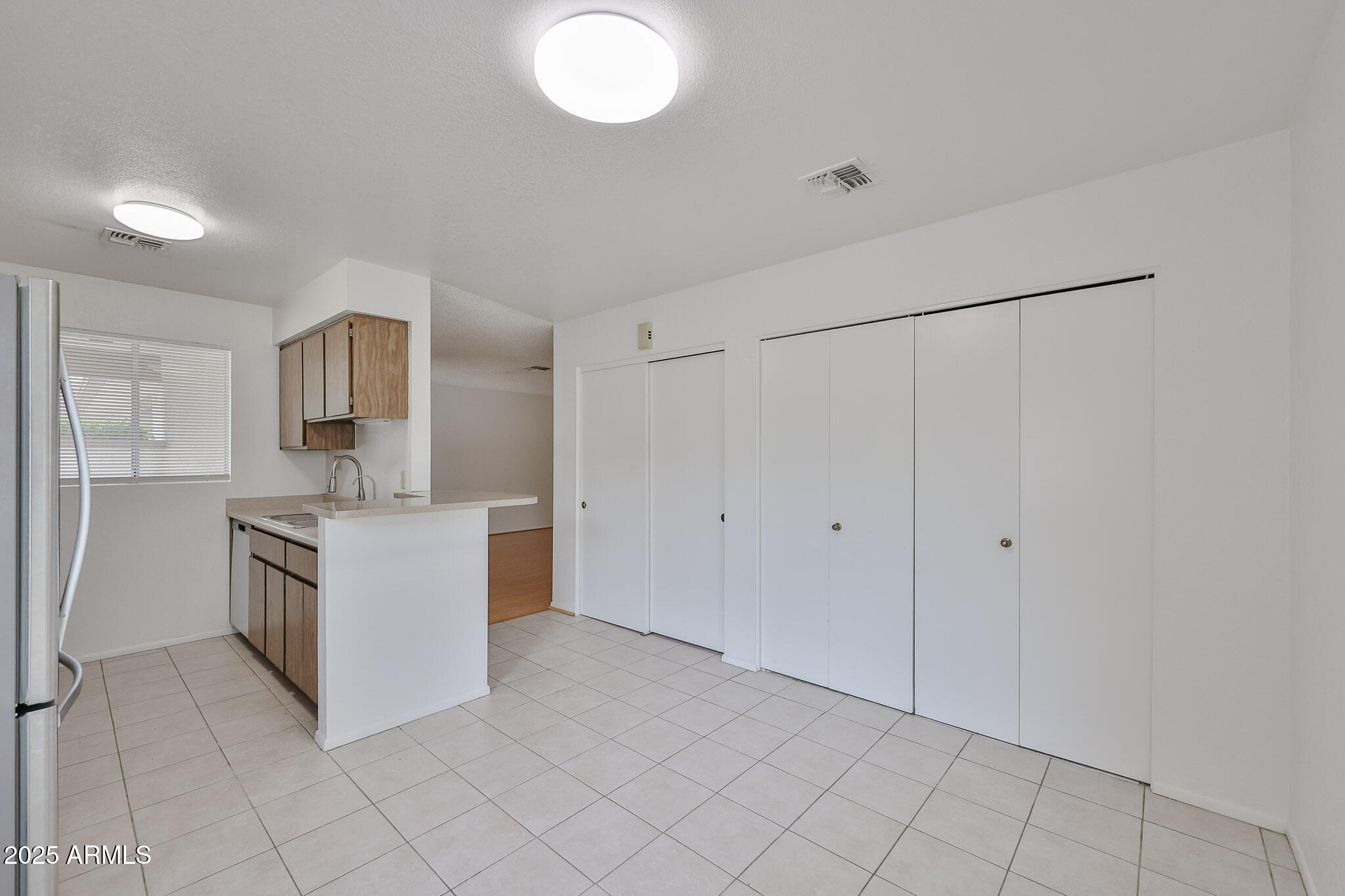 COUNTRY MEADOWS TOWNHOUSES - Residential