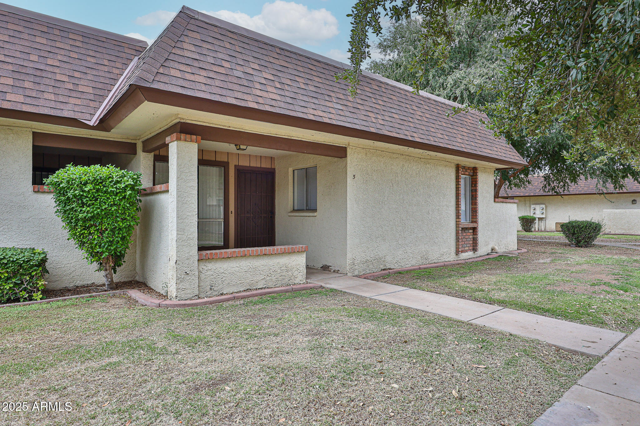 COUNTRY MEADOWS TOWNHOUSES - Residential