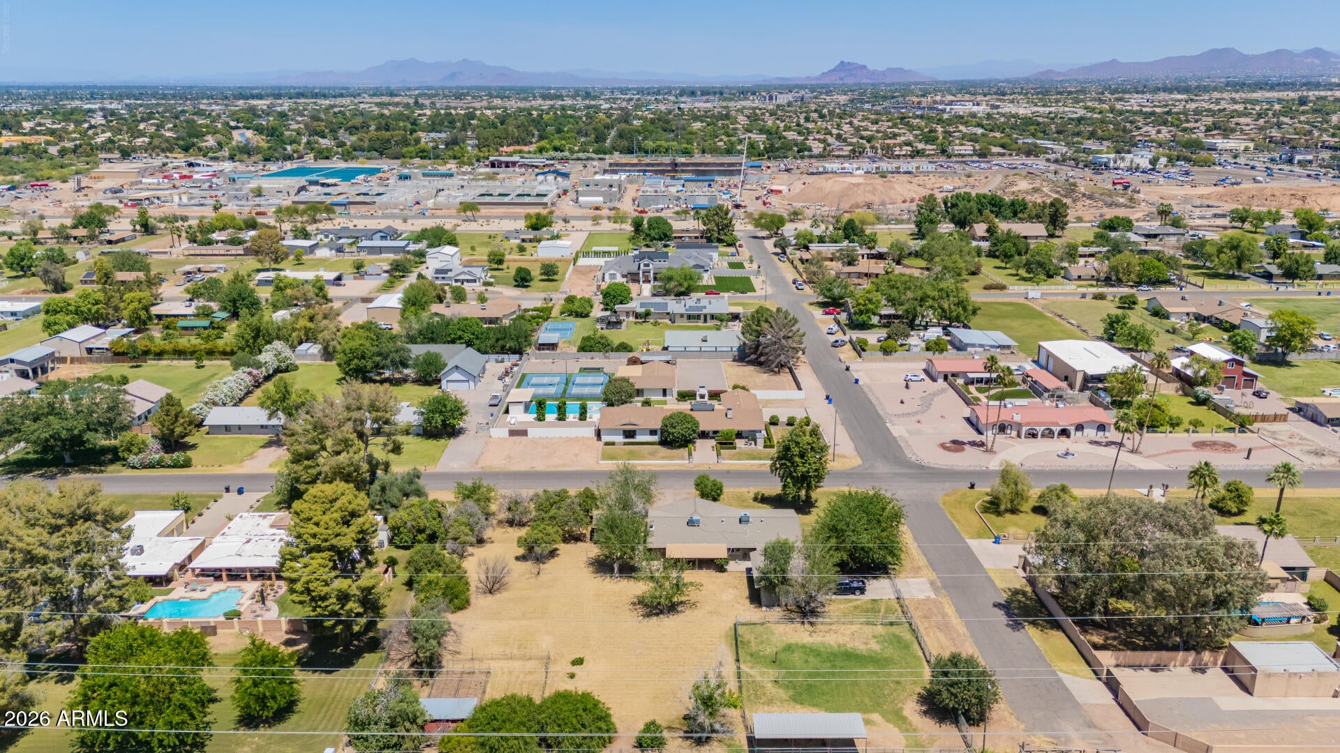 SUBURBAN RANCHETTES - Residential
