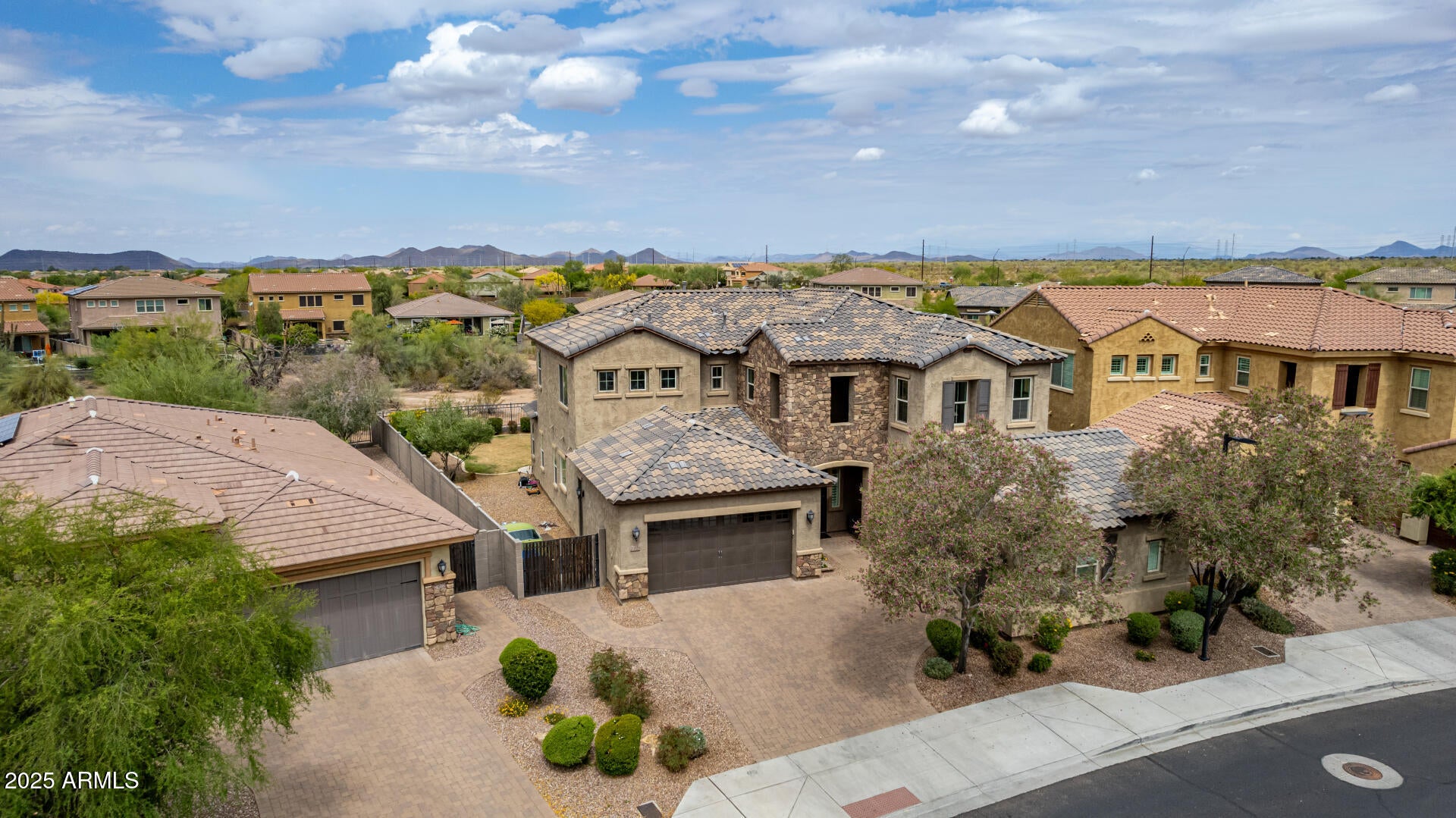 DESERT RIDGE SUPERBLOCK 7 NORTH PARCEL 2 - Residential