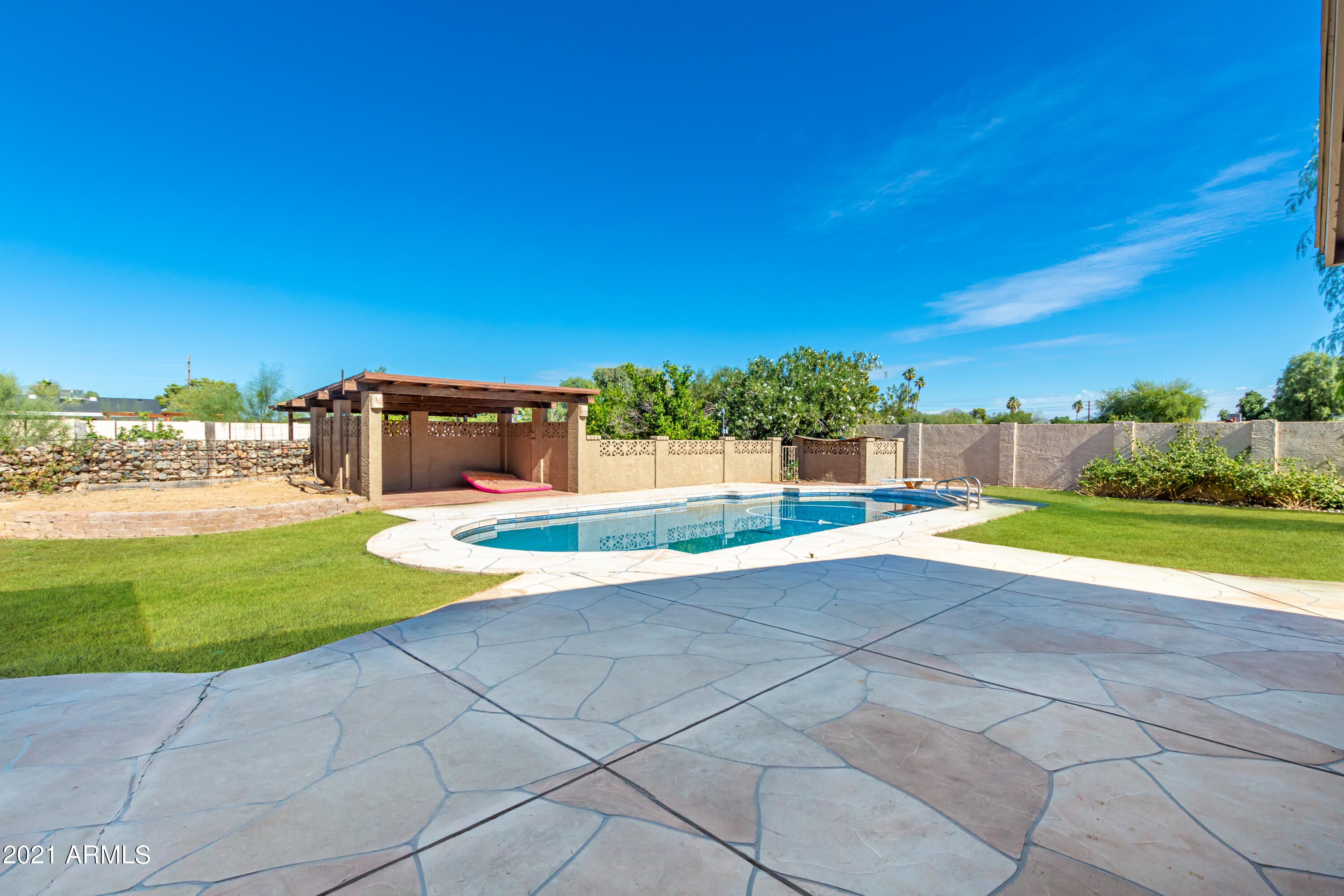 SUNBURST FARMS EAST 5 - Residential