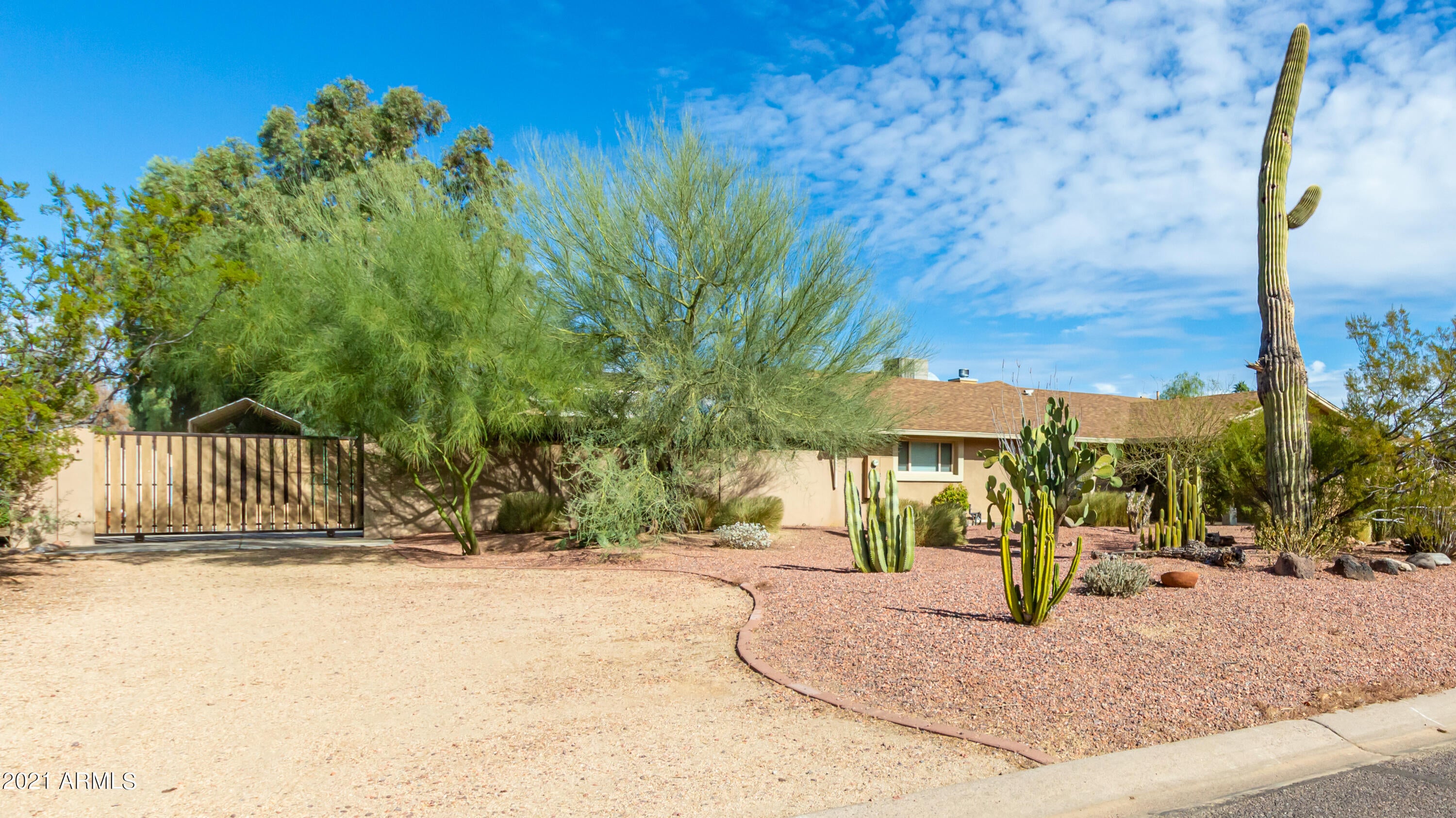 SUNBURST FARMS EAST 5 - Residential