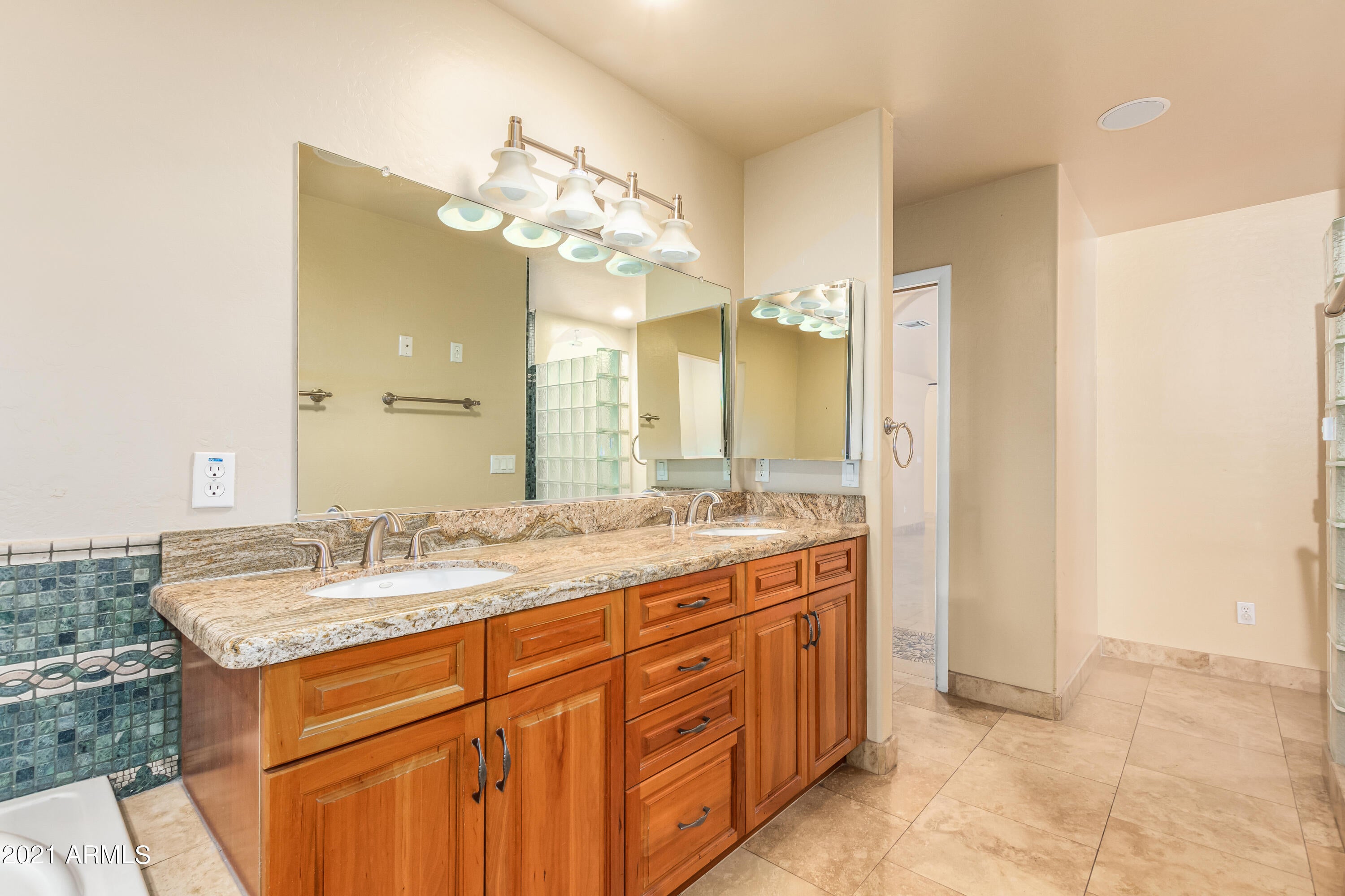 SUNBURST FARMS EAST 5 - Residential
