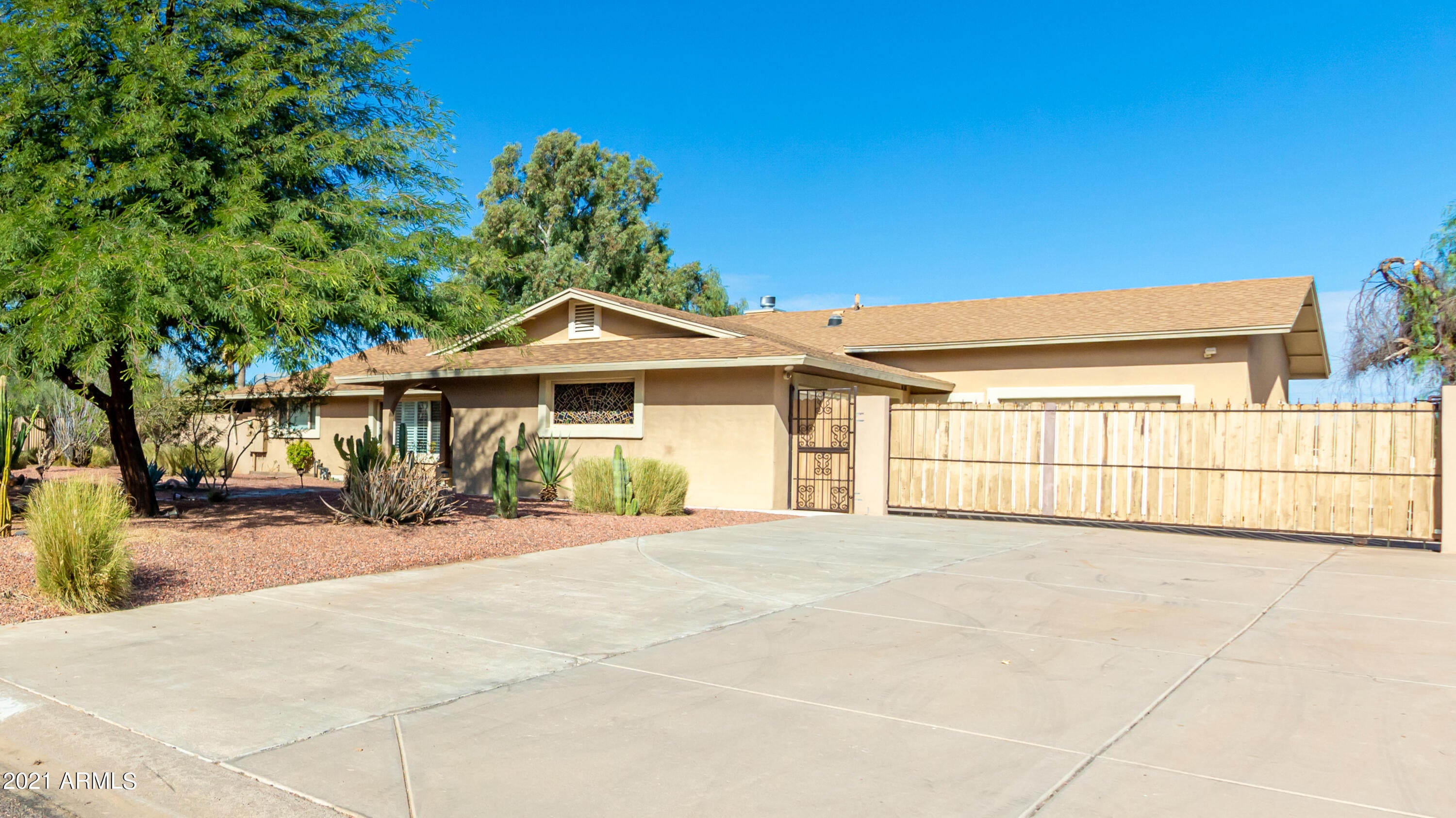 SUNBURST FARMS EAST 5 - Residential
