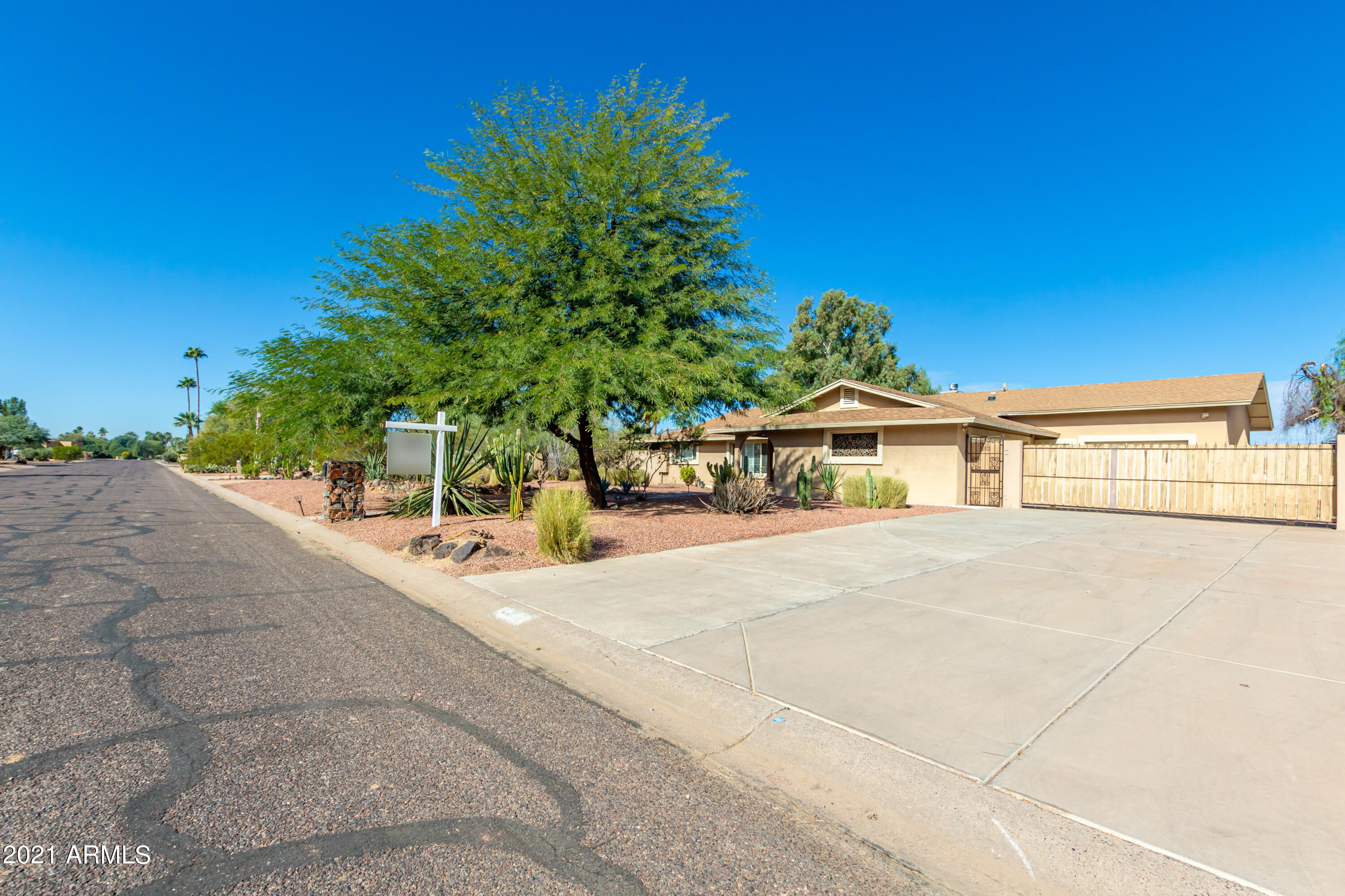 SUNBURST FARMS EAST 5 - Residential