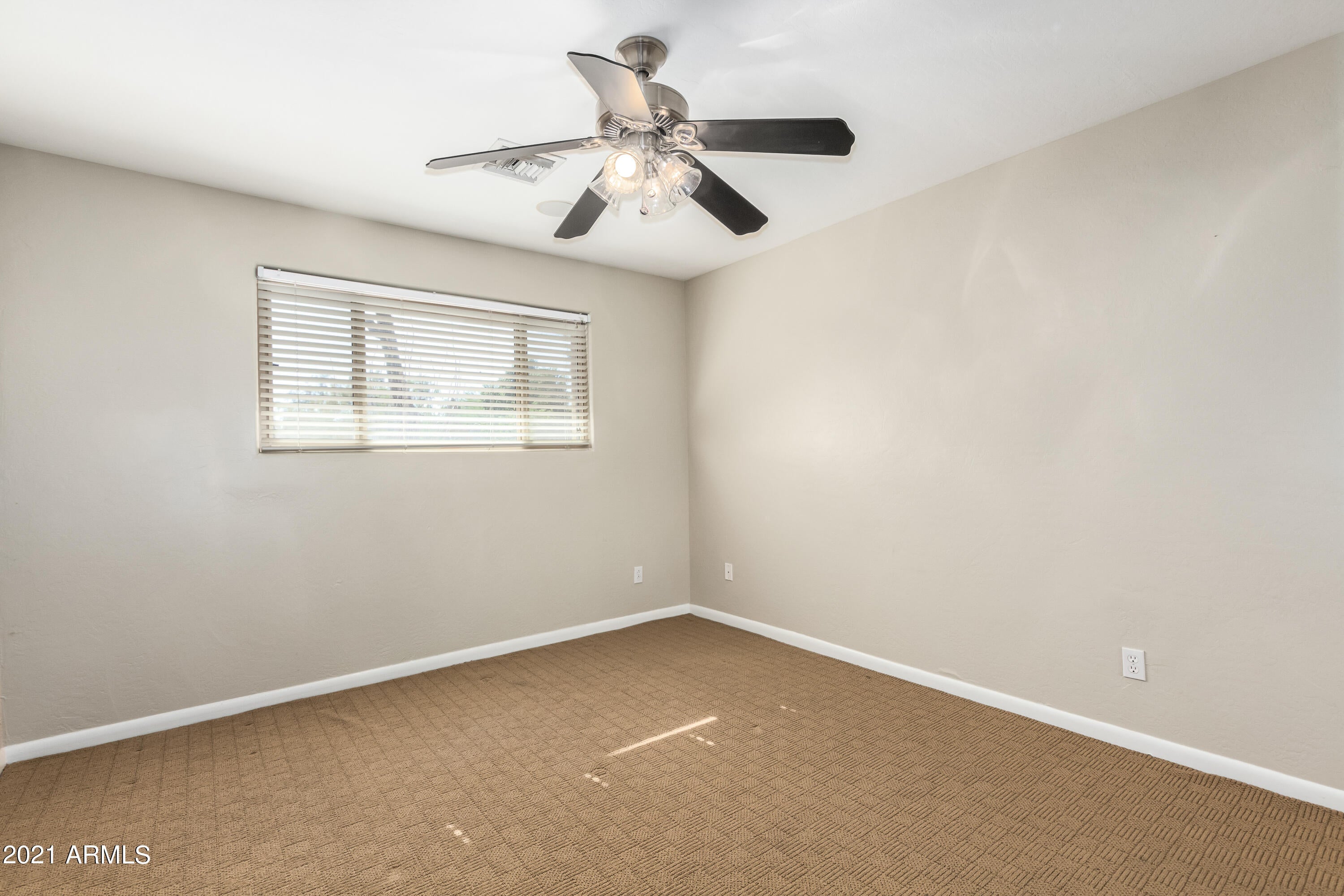 SUNBURST FARMS EAST 5 - Residential