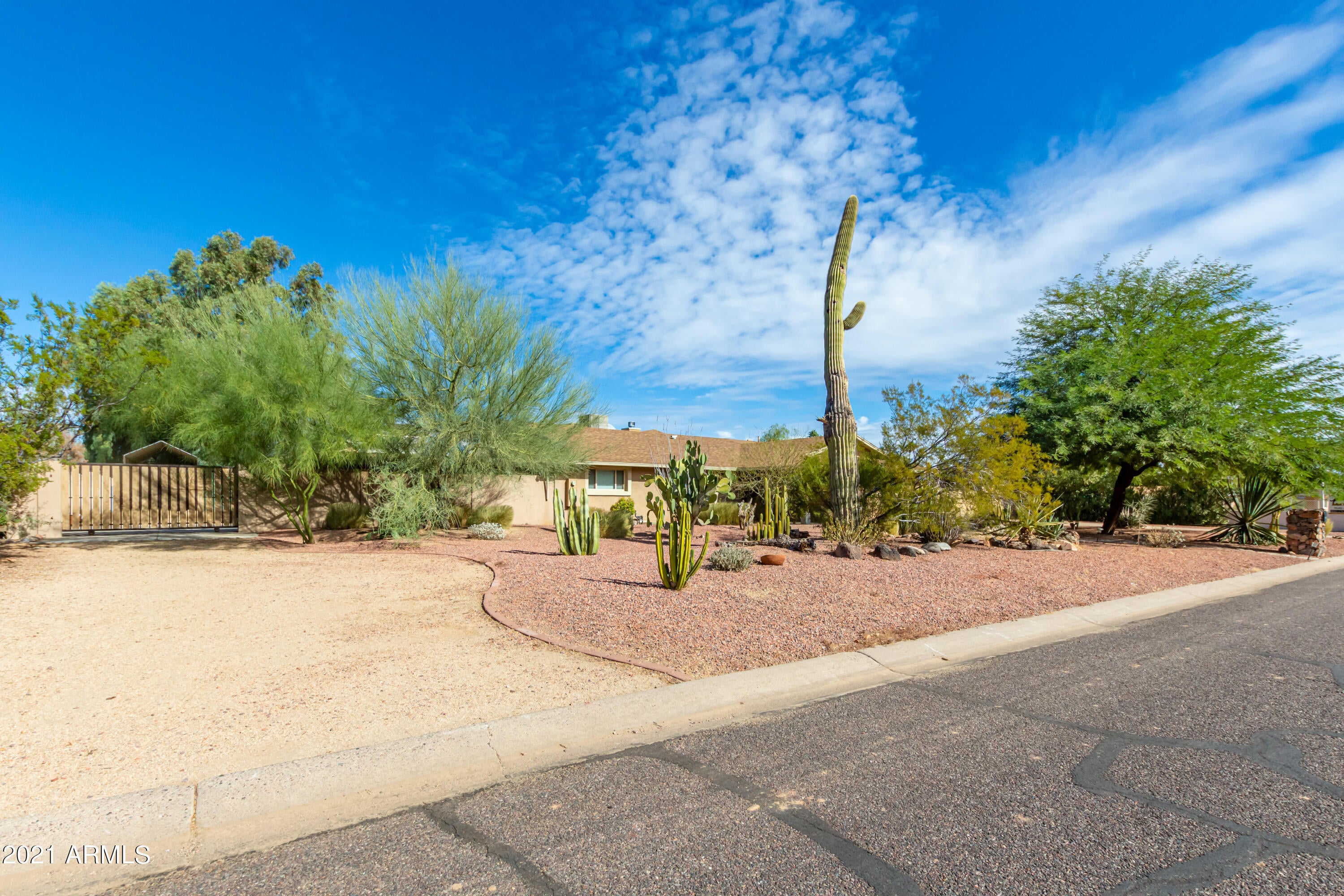 SUNBURST FARMS EAST 5 - Residential