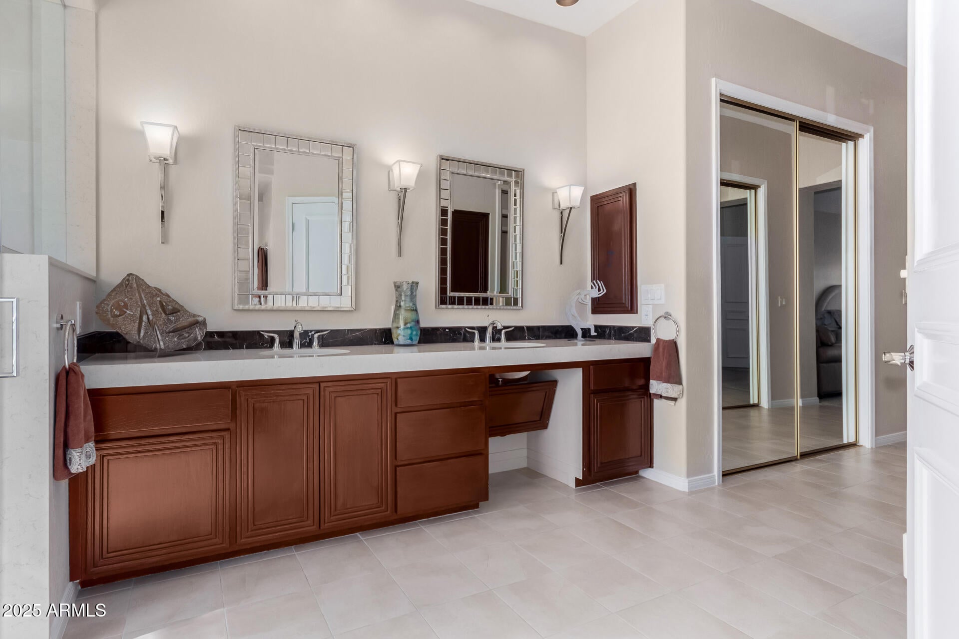 STONEGATE - Residential