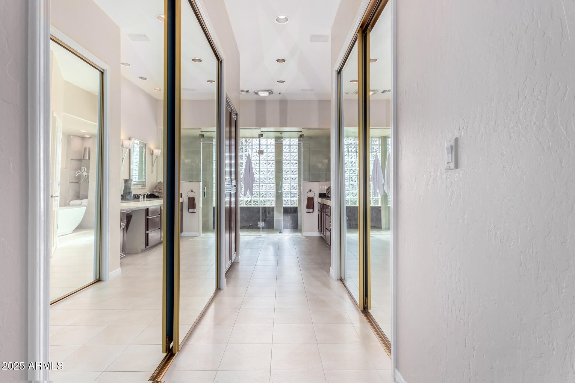 STONEGATE - Residential
