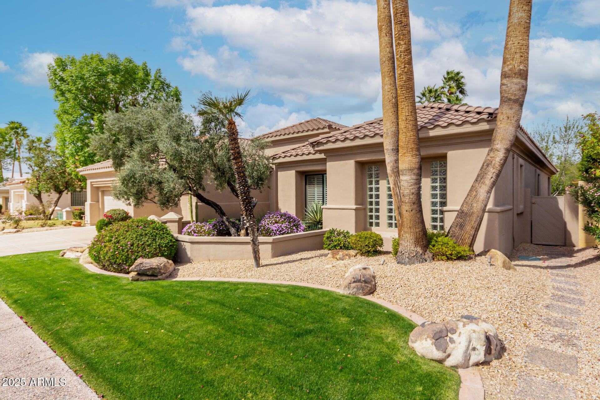 STONEGATE - Residential