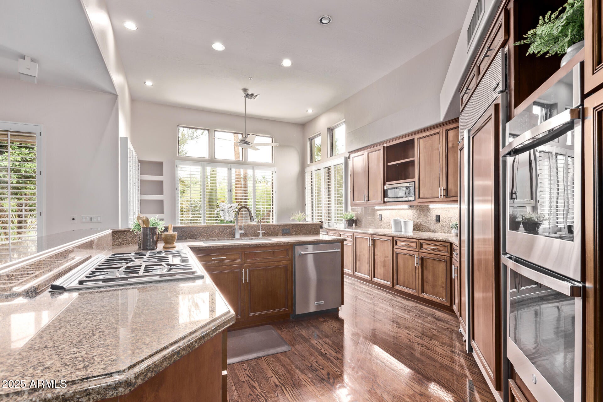 STONEGATE - Residential
