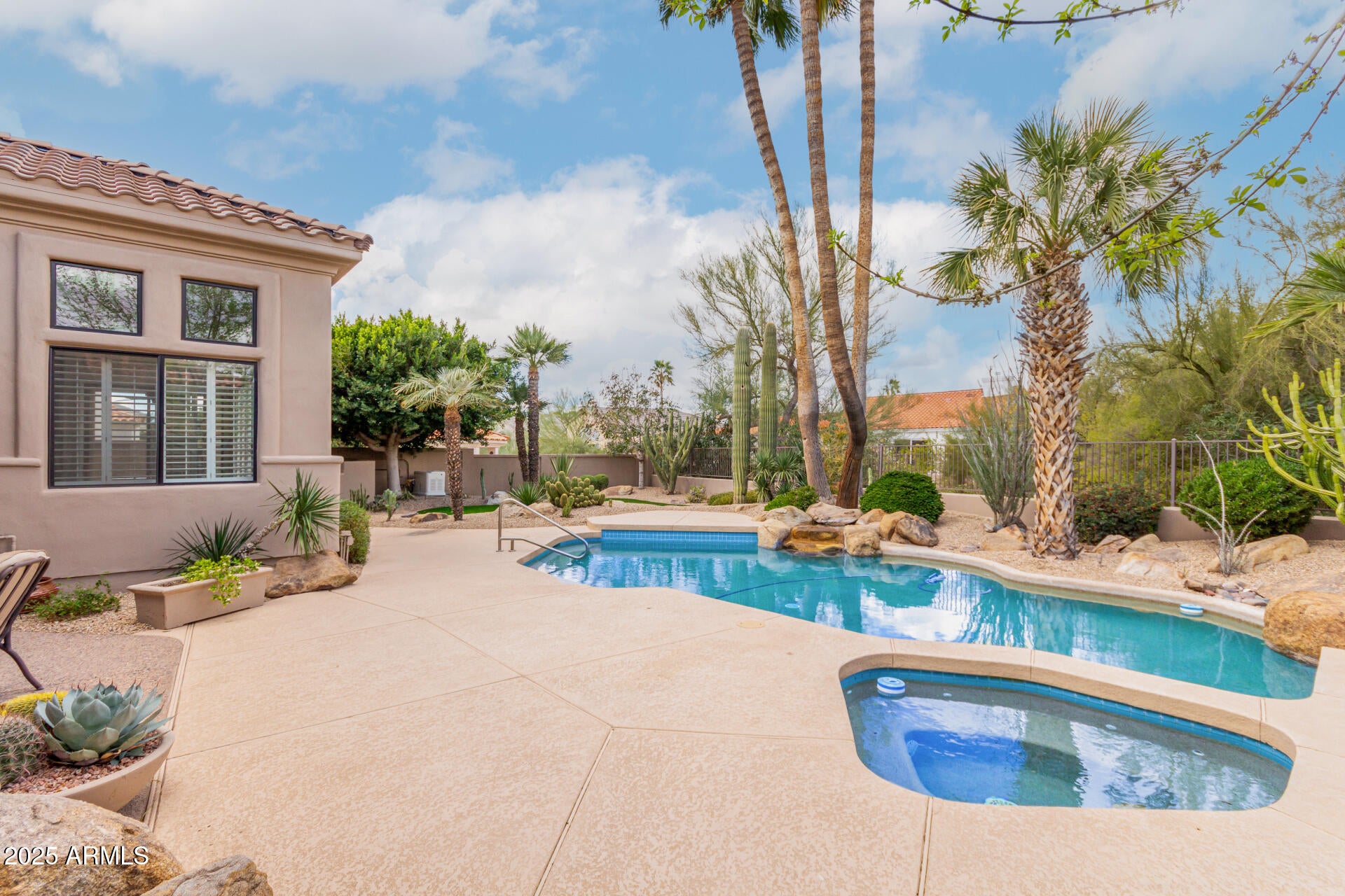 STONEGATE - Residential
