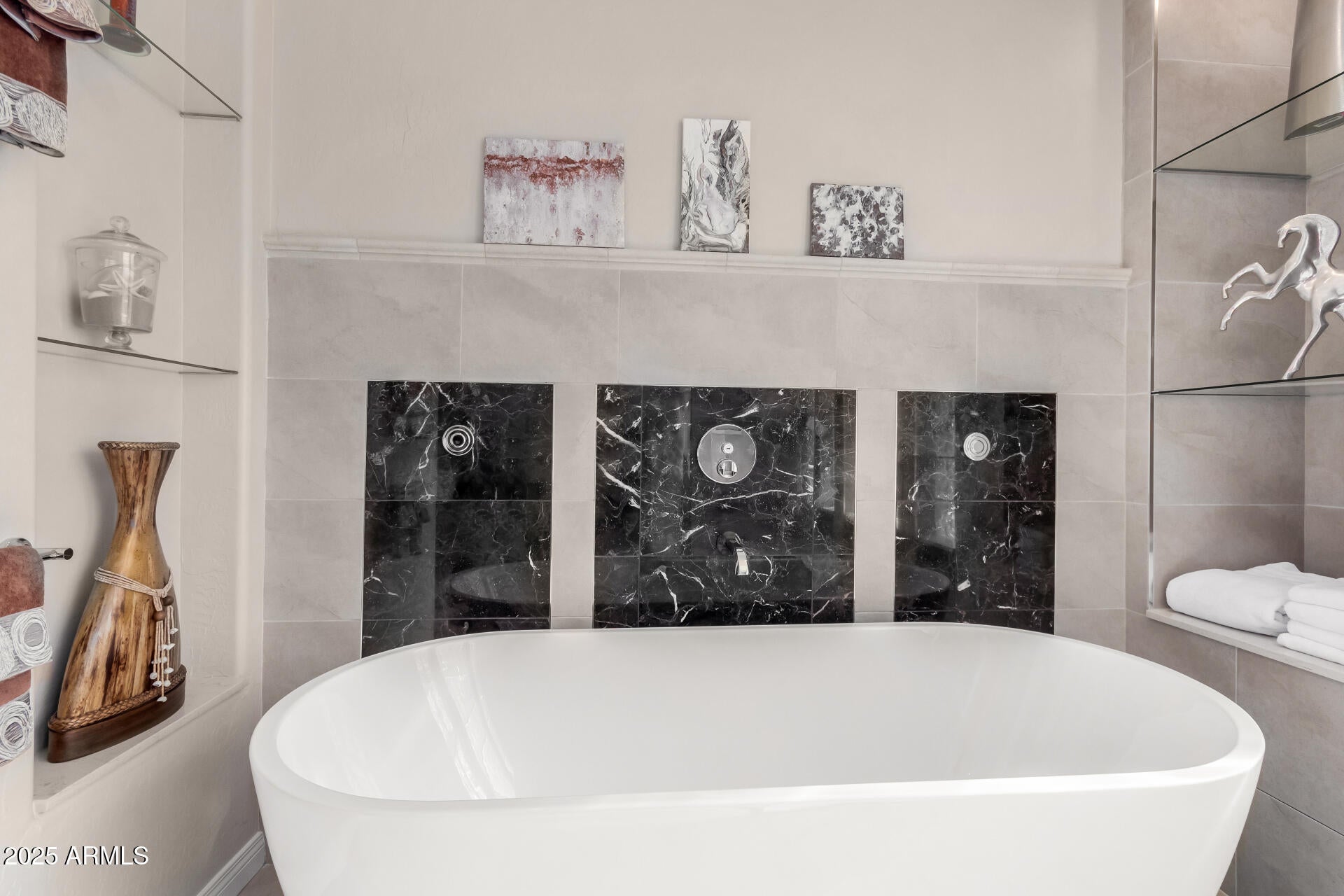 STONEGATE - Residential