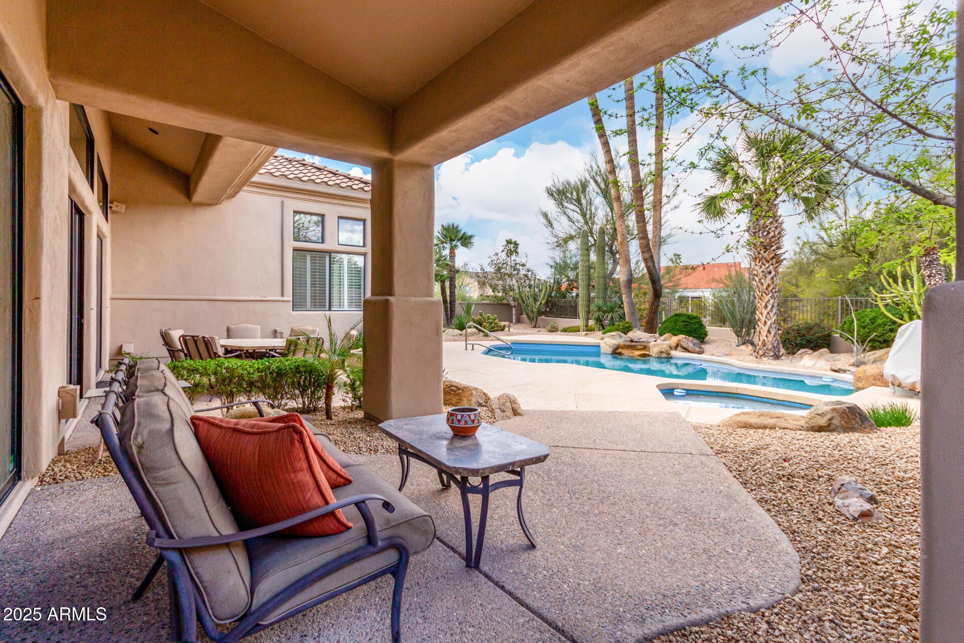 STONEGATE - Residential