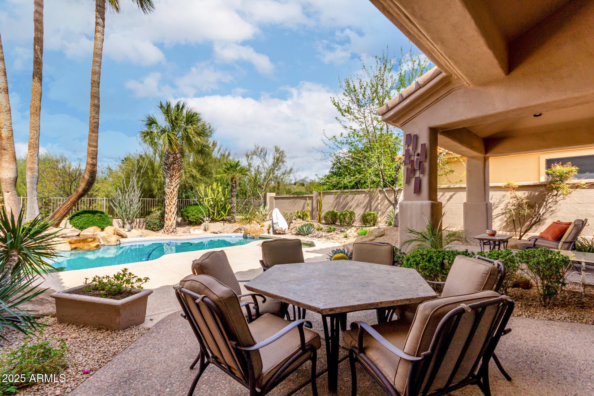 STONEGATE - Residential