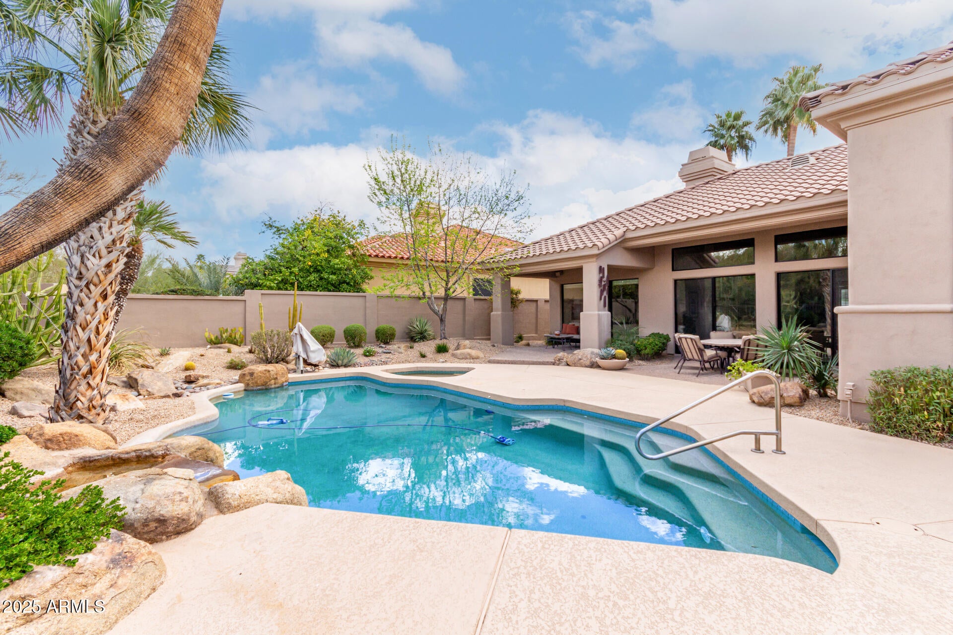 STONEGATE - Residential