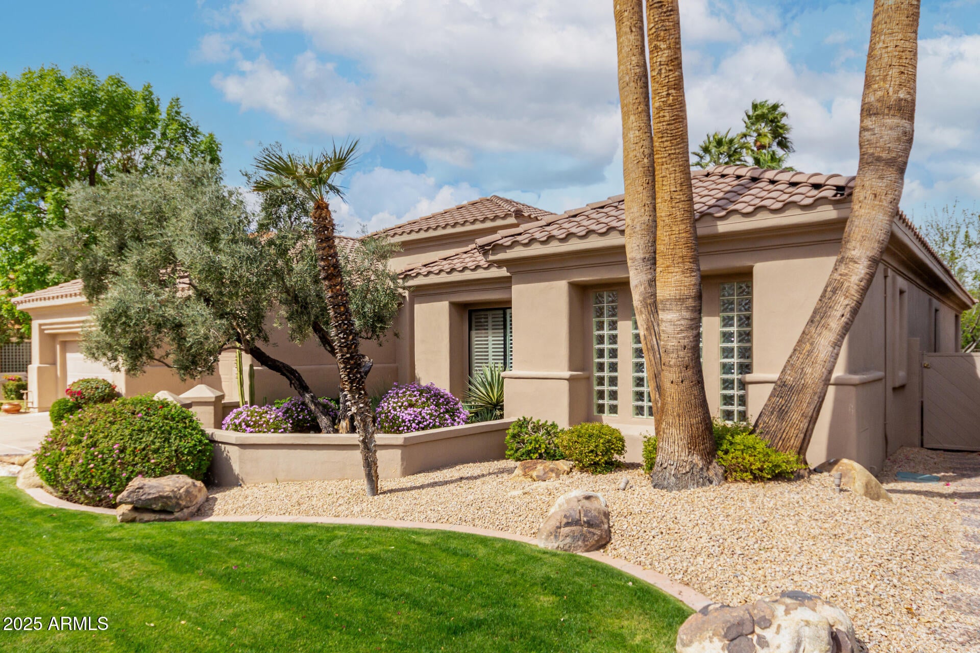 STONEGATE - Residential