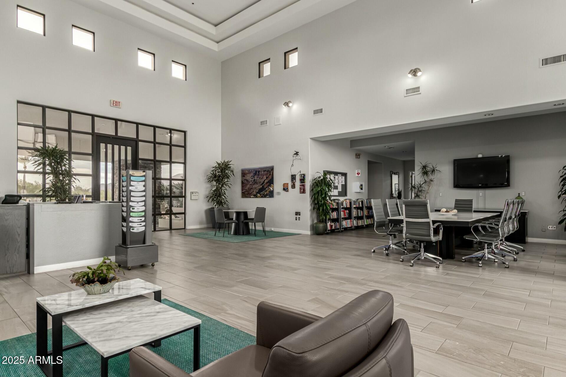 STONEGATE - Residential