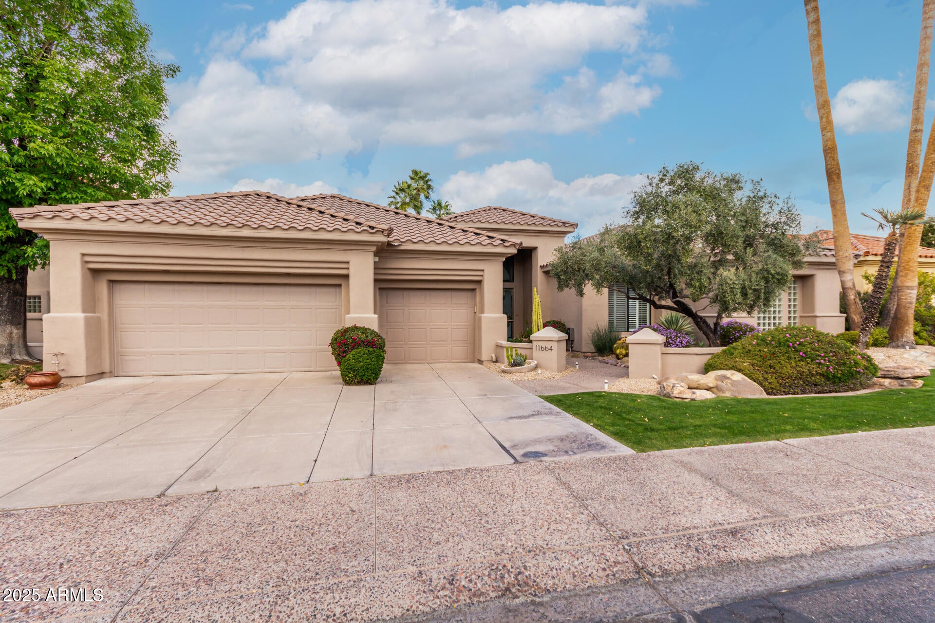 STONEGATE - Residential