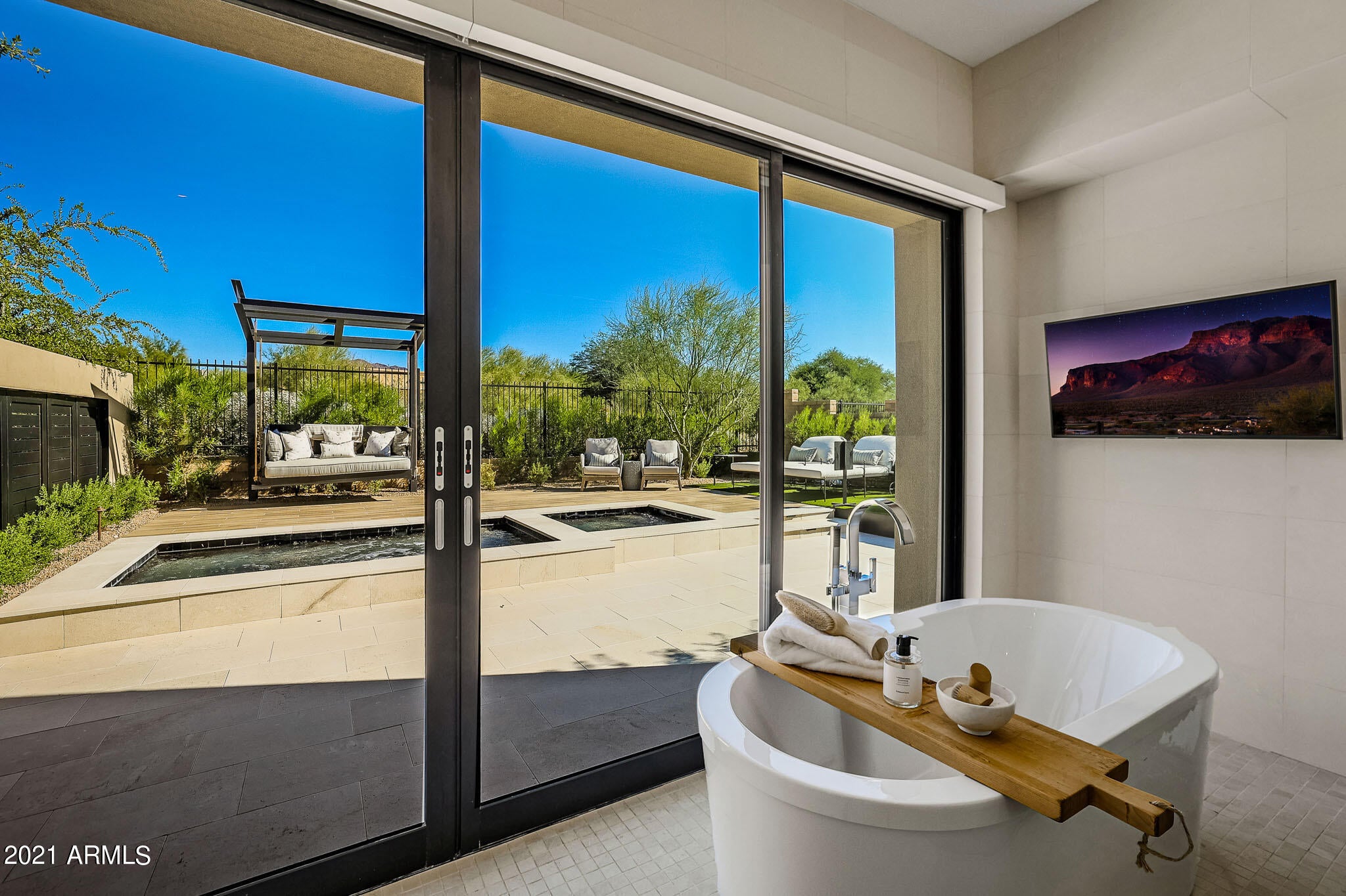 WHITE HORSE - Residential