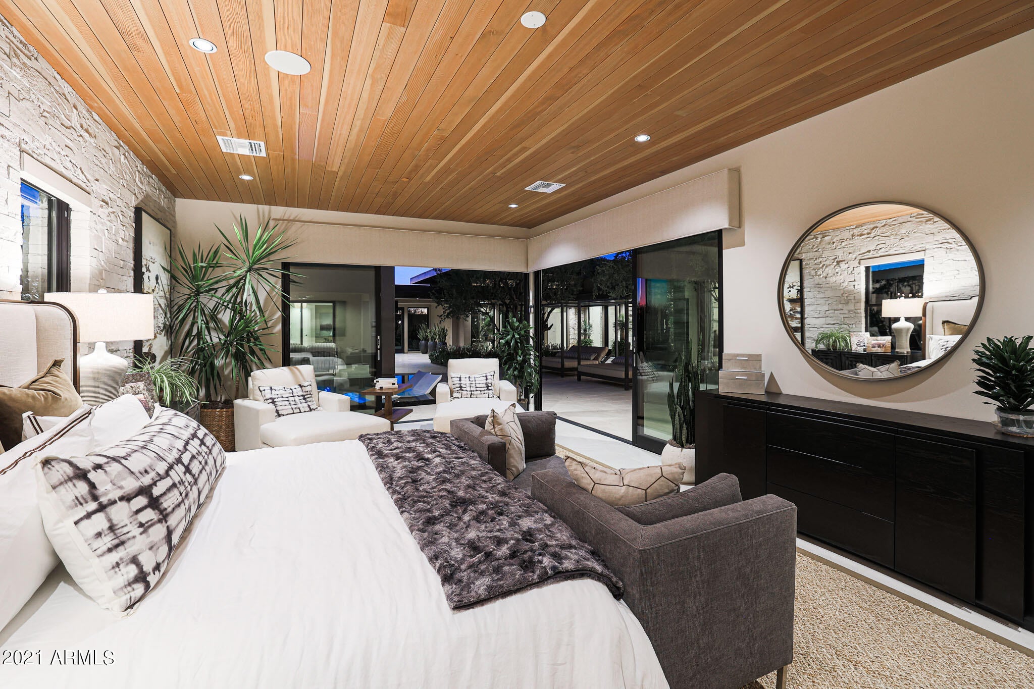 WHITE HORSE - Residential