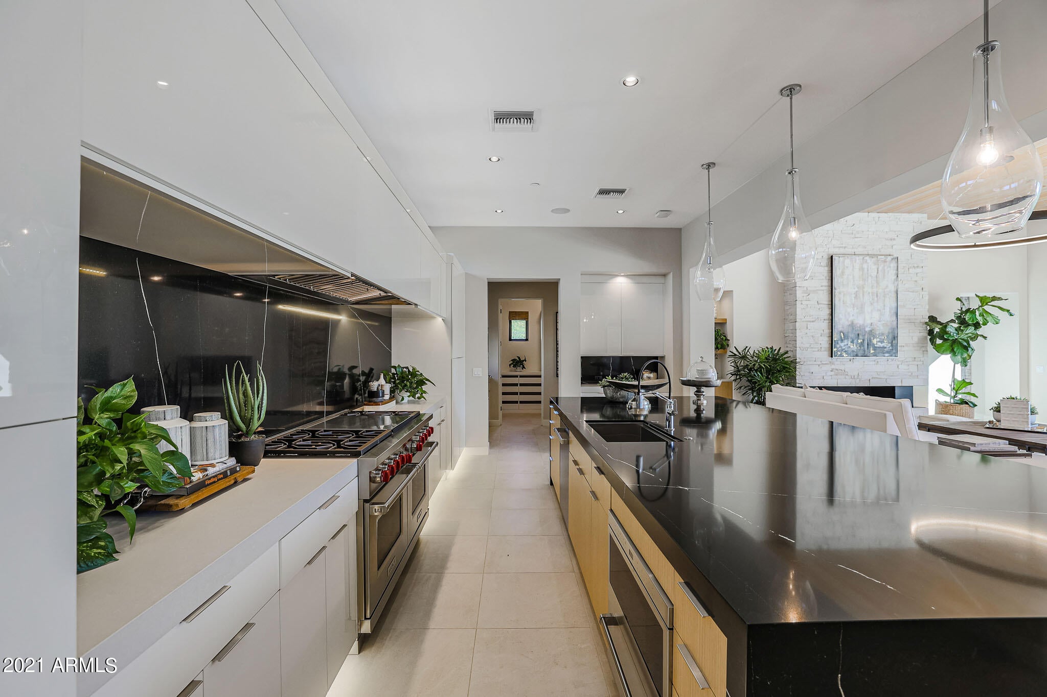 WHITE HORSE - Residential