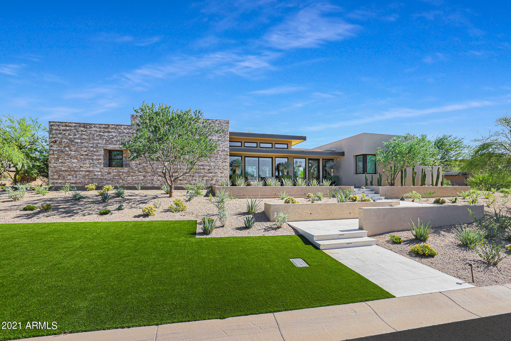 WHITE HORSE - Residential