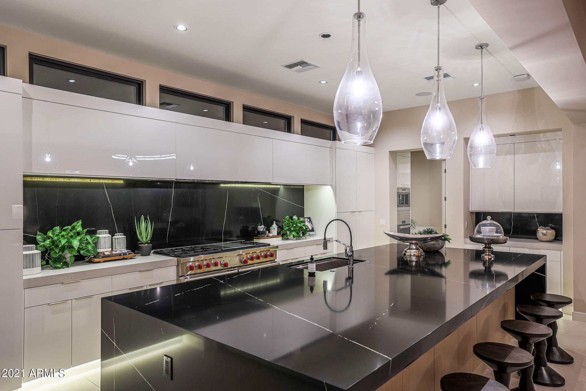 WHITE HORSE - Residential