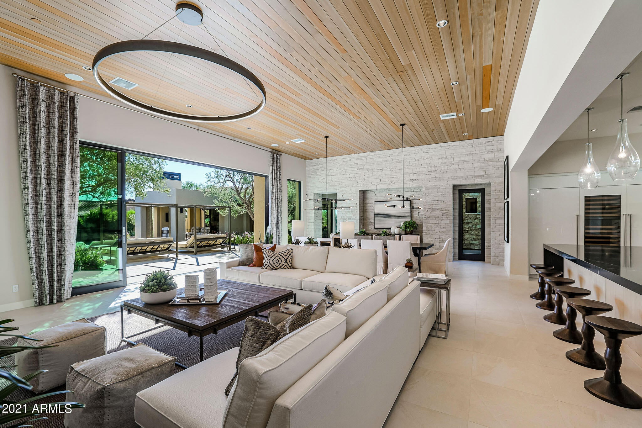 WHITE HORSE - Residential