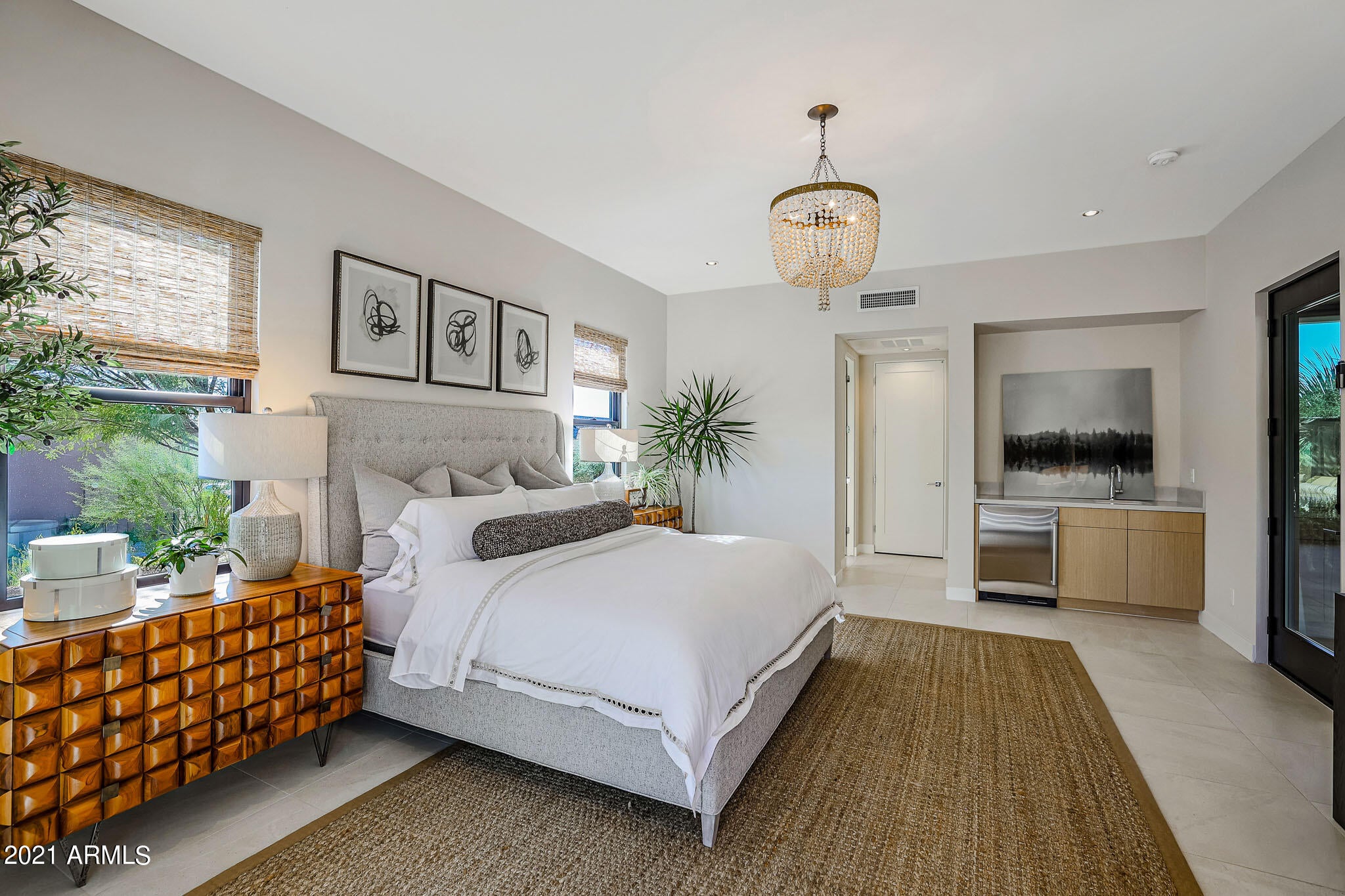 WHITE HORSE - Residential
