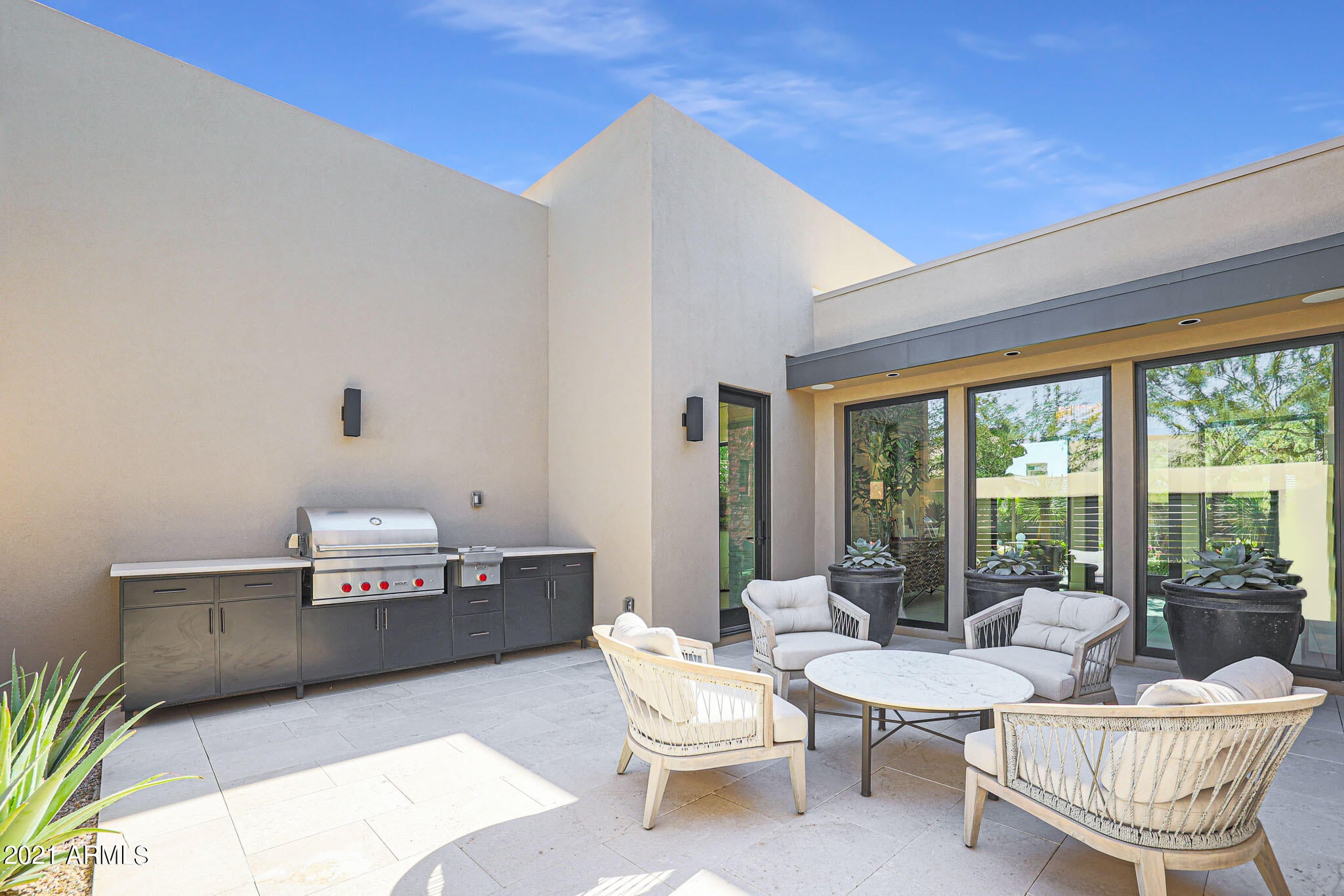 WHITE HORSE - Residential