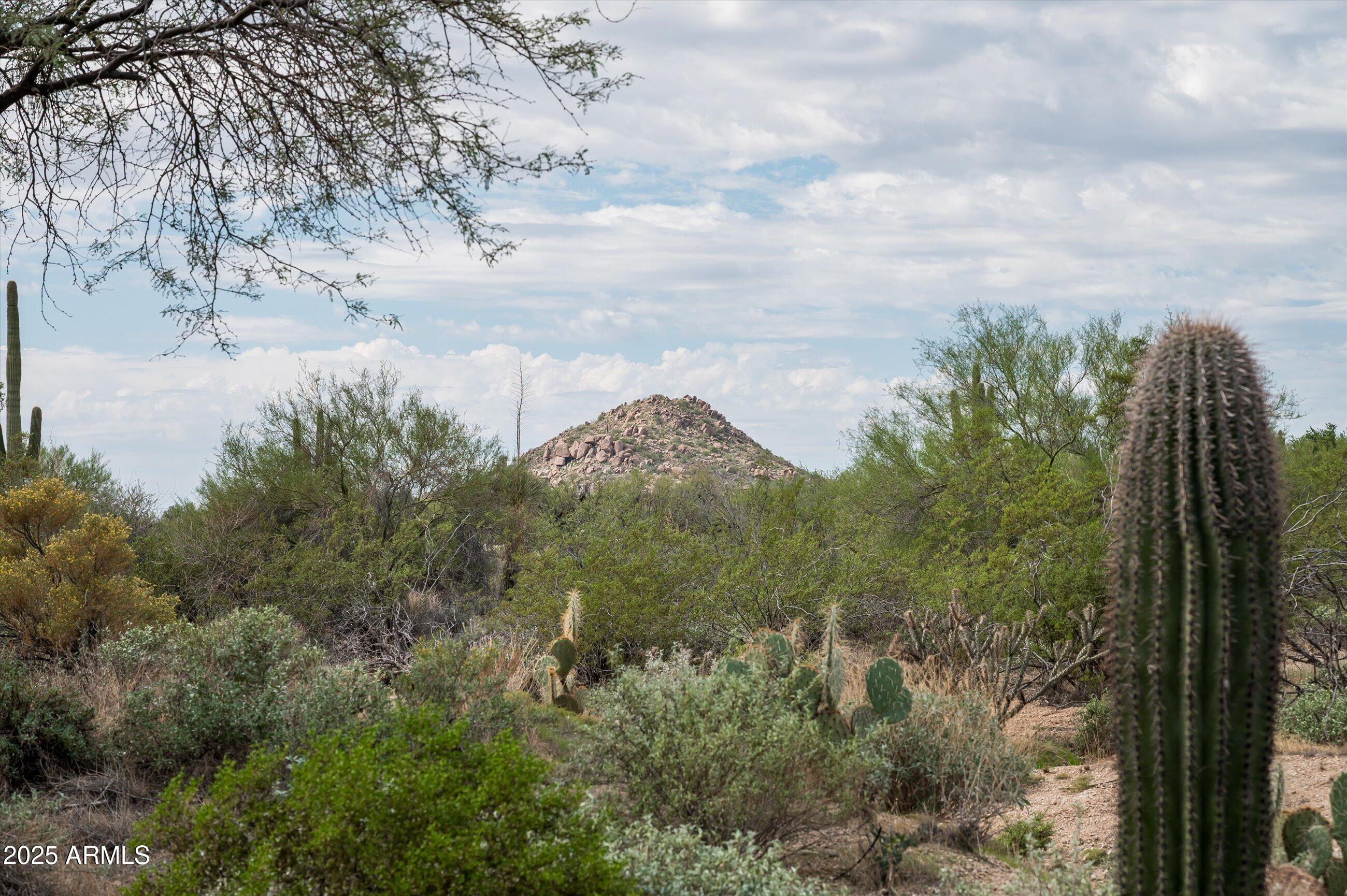 WHISPER ROCK - Land