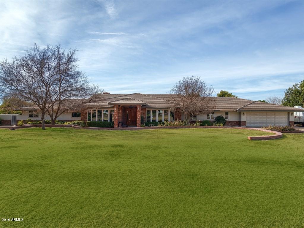 If you’ve been sitting back waiting for the perfect opportunity in the heart of Arcadia with one of the most desirable addresses available, this is it! Located on a highly coveted stretch of Exeter Boulevard and sitting on a phenomenal lot, the sky is the limit for what this can become. It’s completely livable as-is, yet it’s the perfect candidate for a major construction project. Let builder/owner John Hoffman help you create your vision! Surrounded by multi-million dollar estates, you simply can’t lose. The potential is endless!