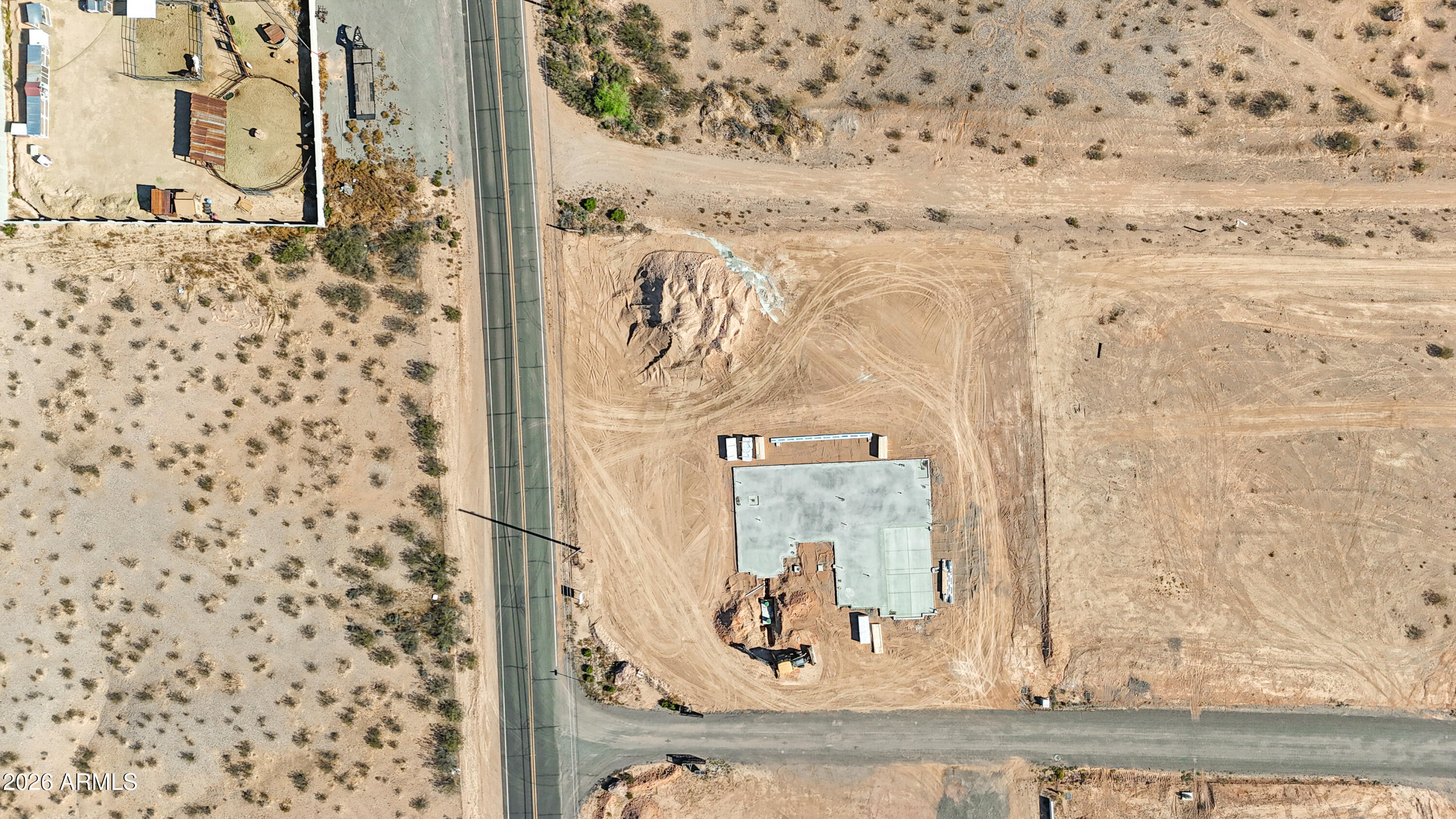 NO HOA - 1.25 acre Lot - Backyard w/ Vinyl Fencing - Residential
