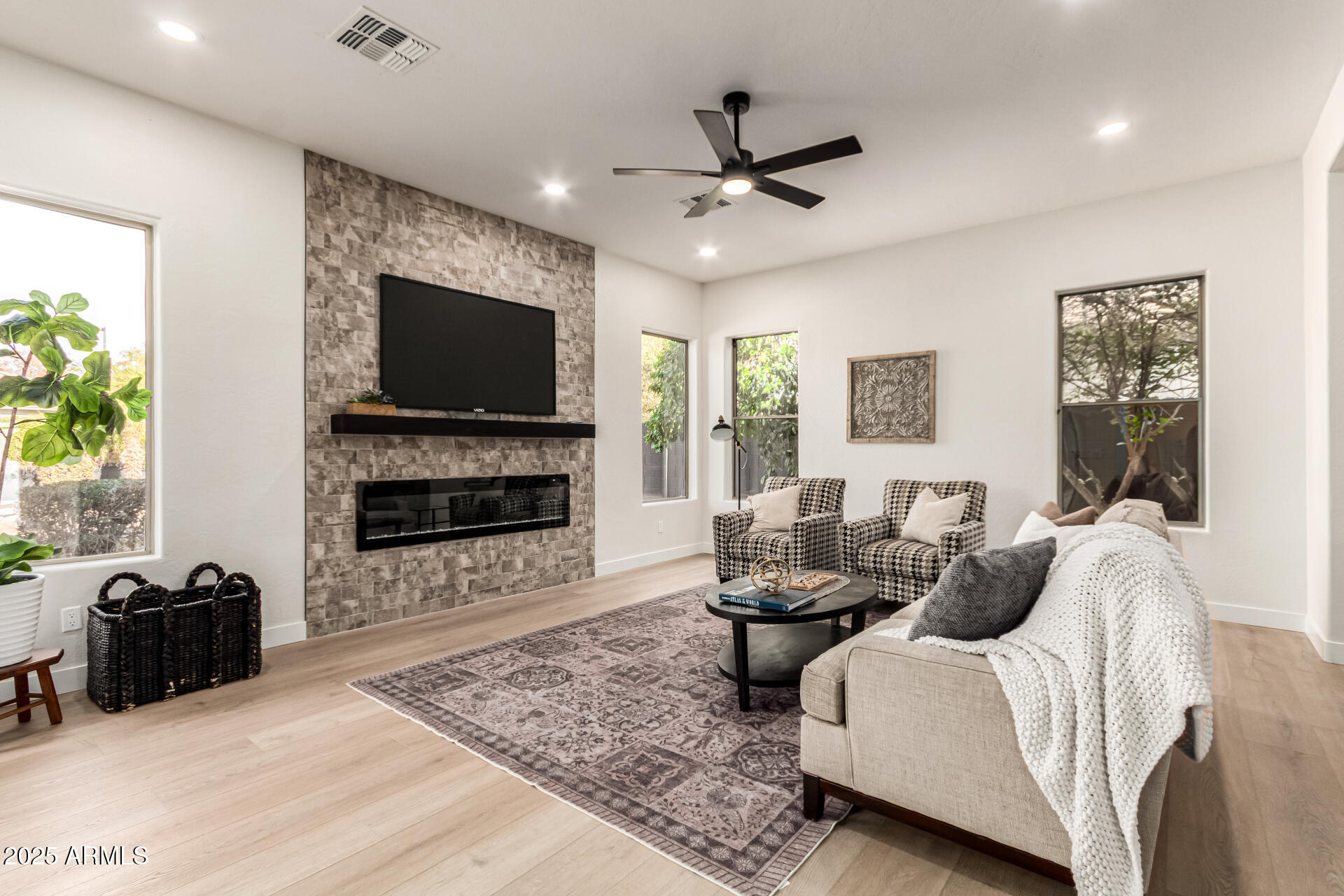 ARDEN PARK - Residential