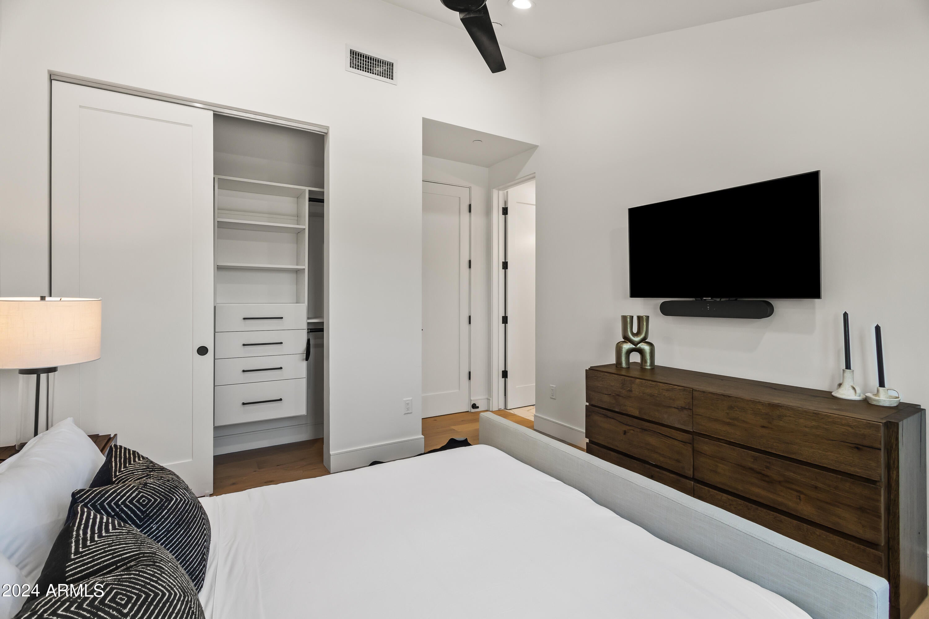 CAMELBACK CLUB ESTATES - Residential