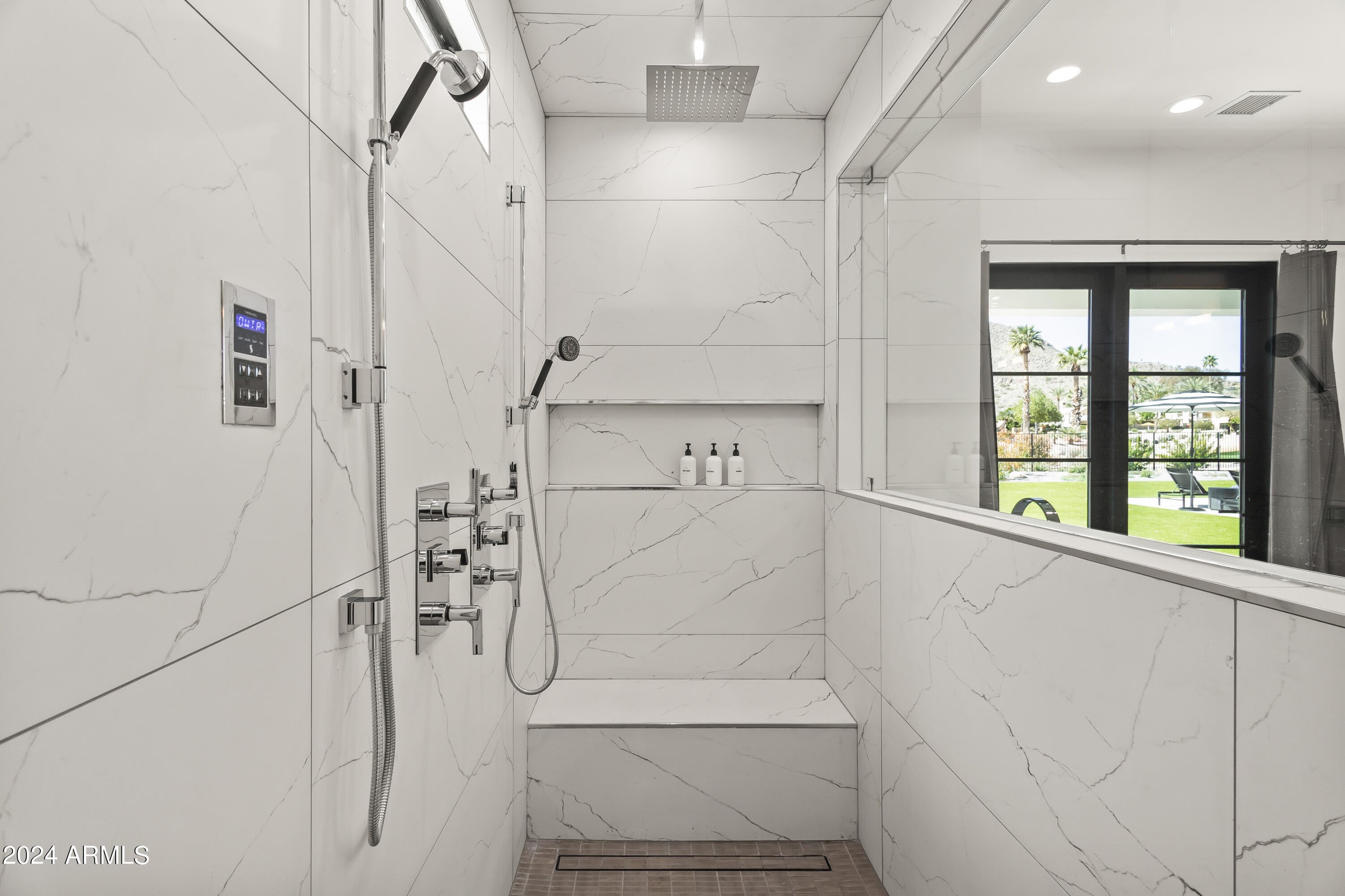 CAMELBACK CLUB ESTATES - Residential