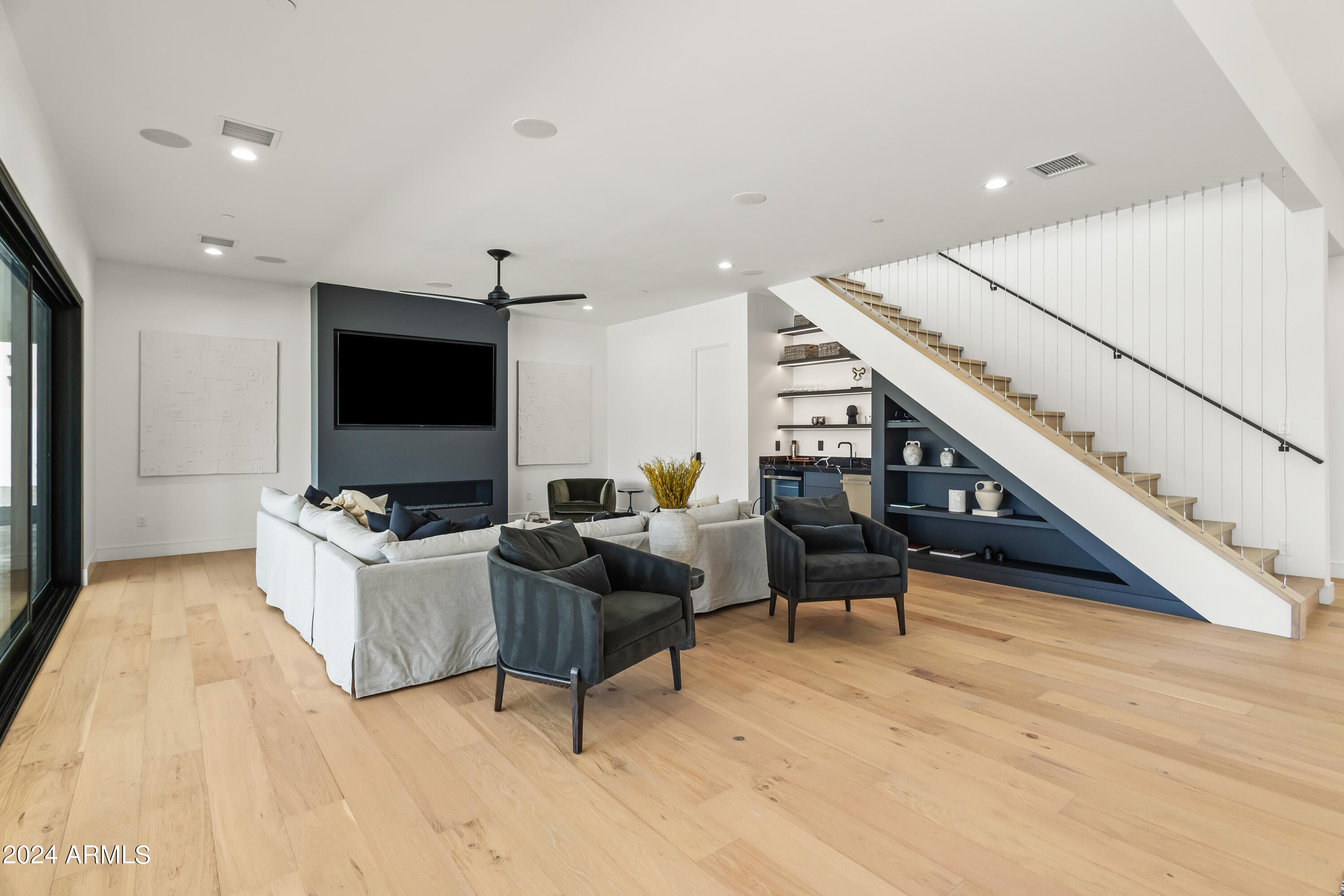 CAMELBACK CLUB ESTATES - Residential