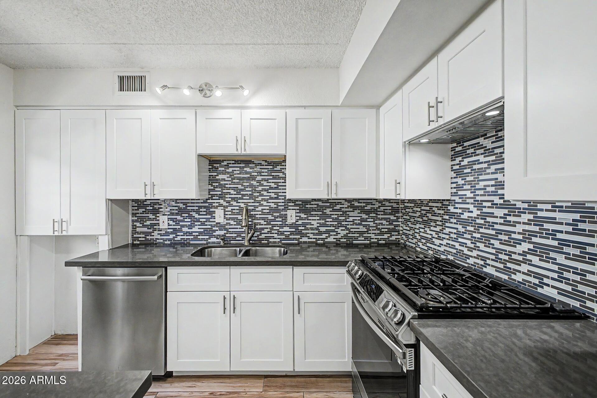 GREENVIEW CONDOMINIUMS - Residential