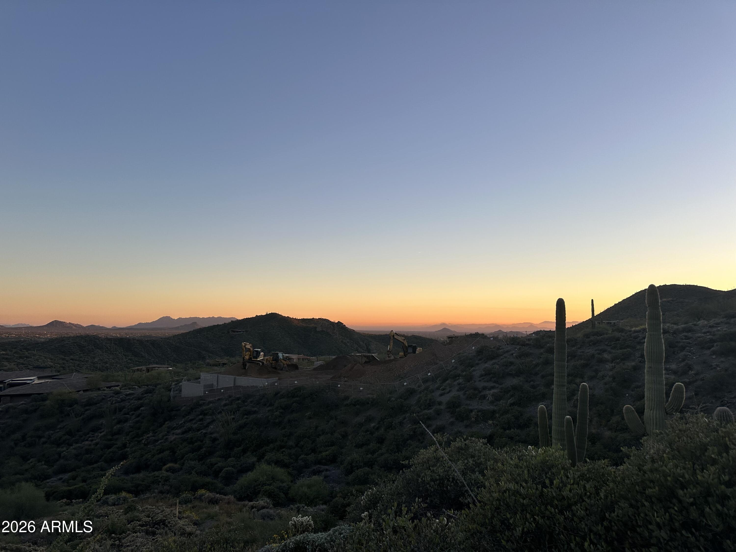 DESERT MOUNTAIN - Land