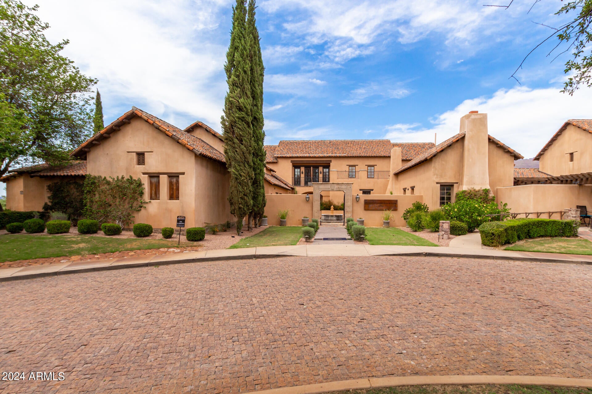 Superstition Mountain - Residential
