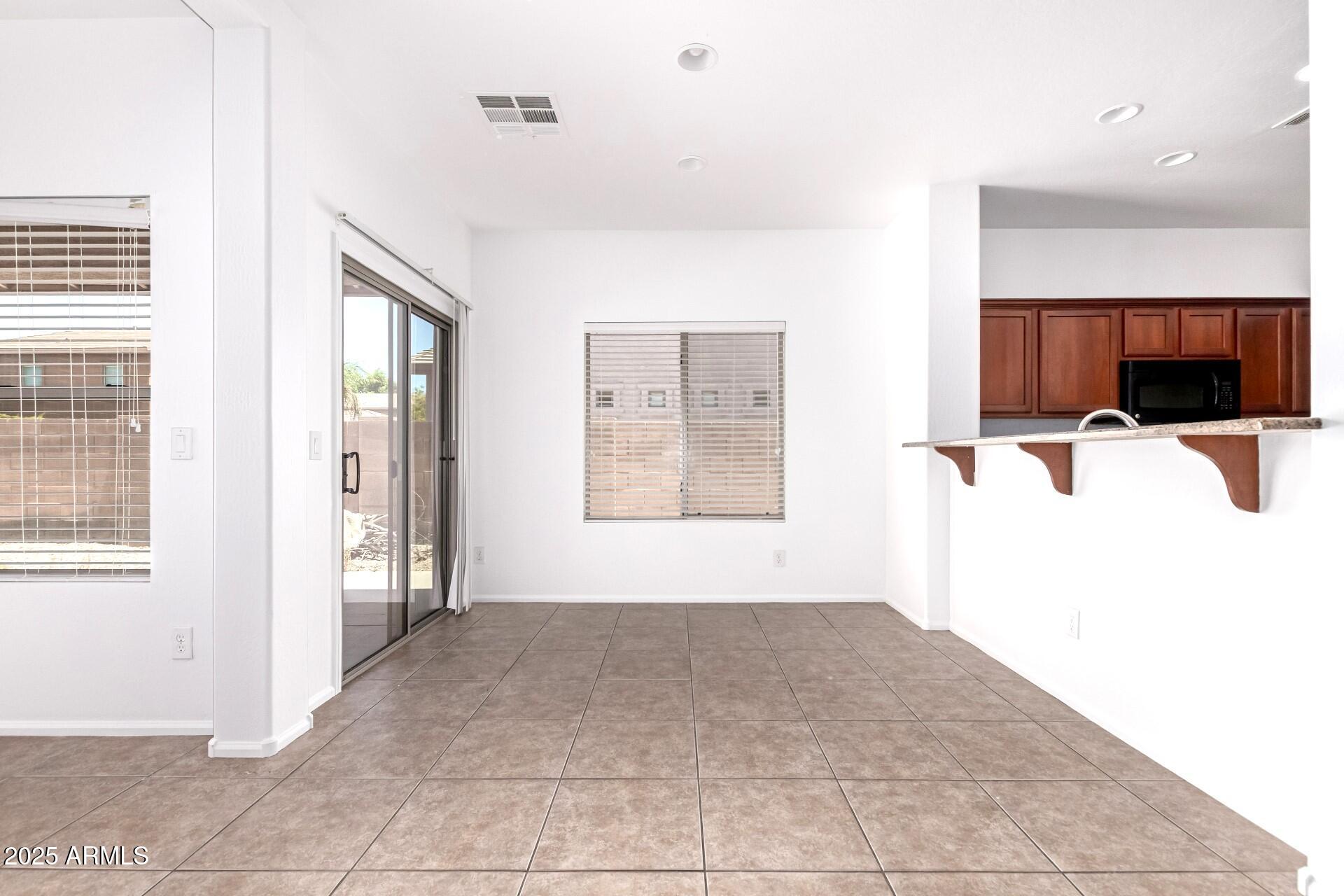 HIGHLAND GROVES AT MORRISON RANCH - Residential