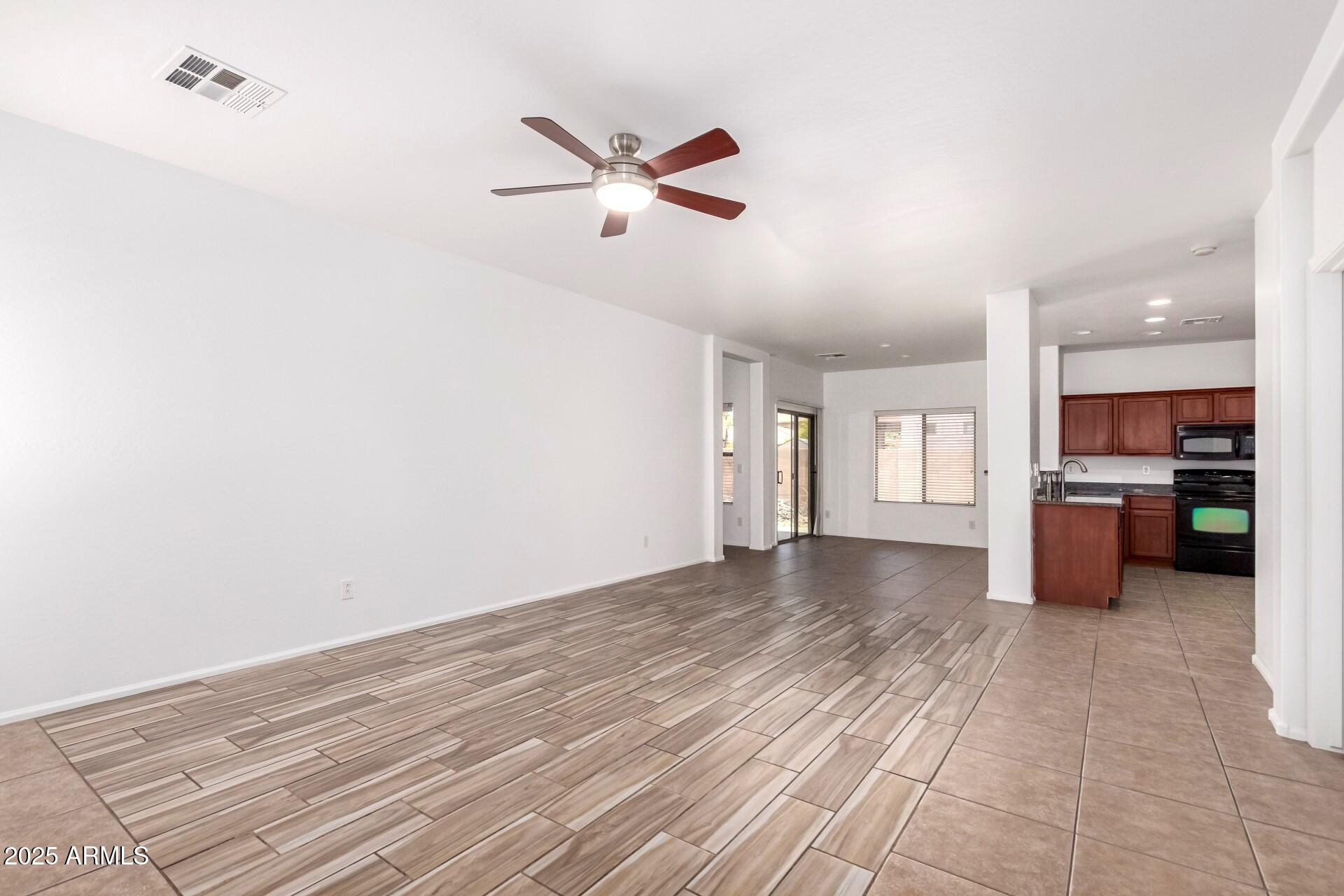 HIGHLAND GROVES AT MORRISON RANCH - Residential