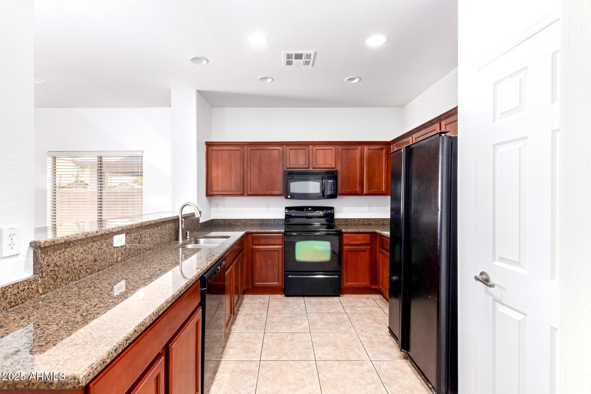 HIGHLAND GROVES AT MORRISON RANCH - Residential
