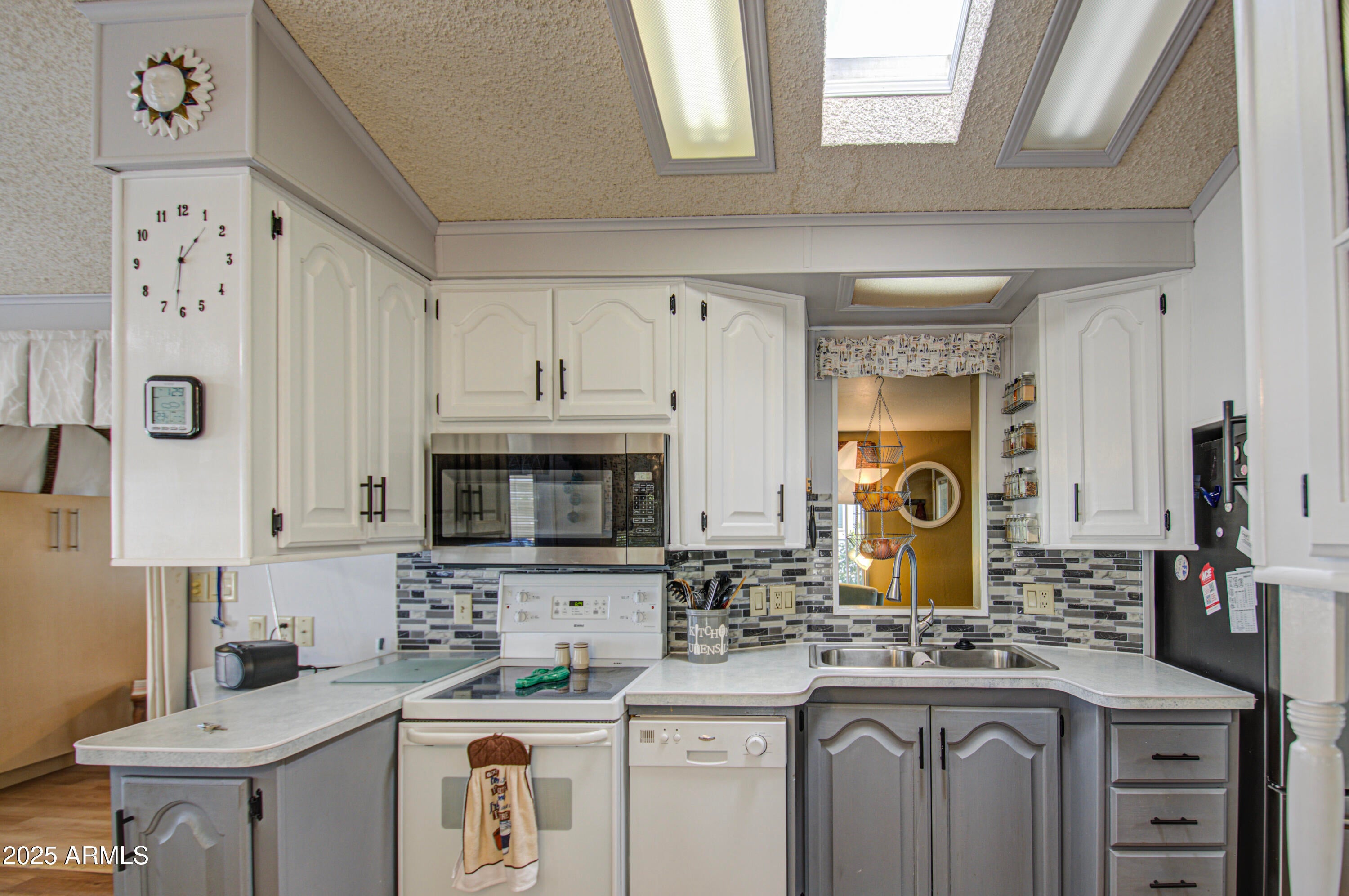 CARRIAGE MANOR RV RESORT - Residential
