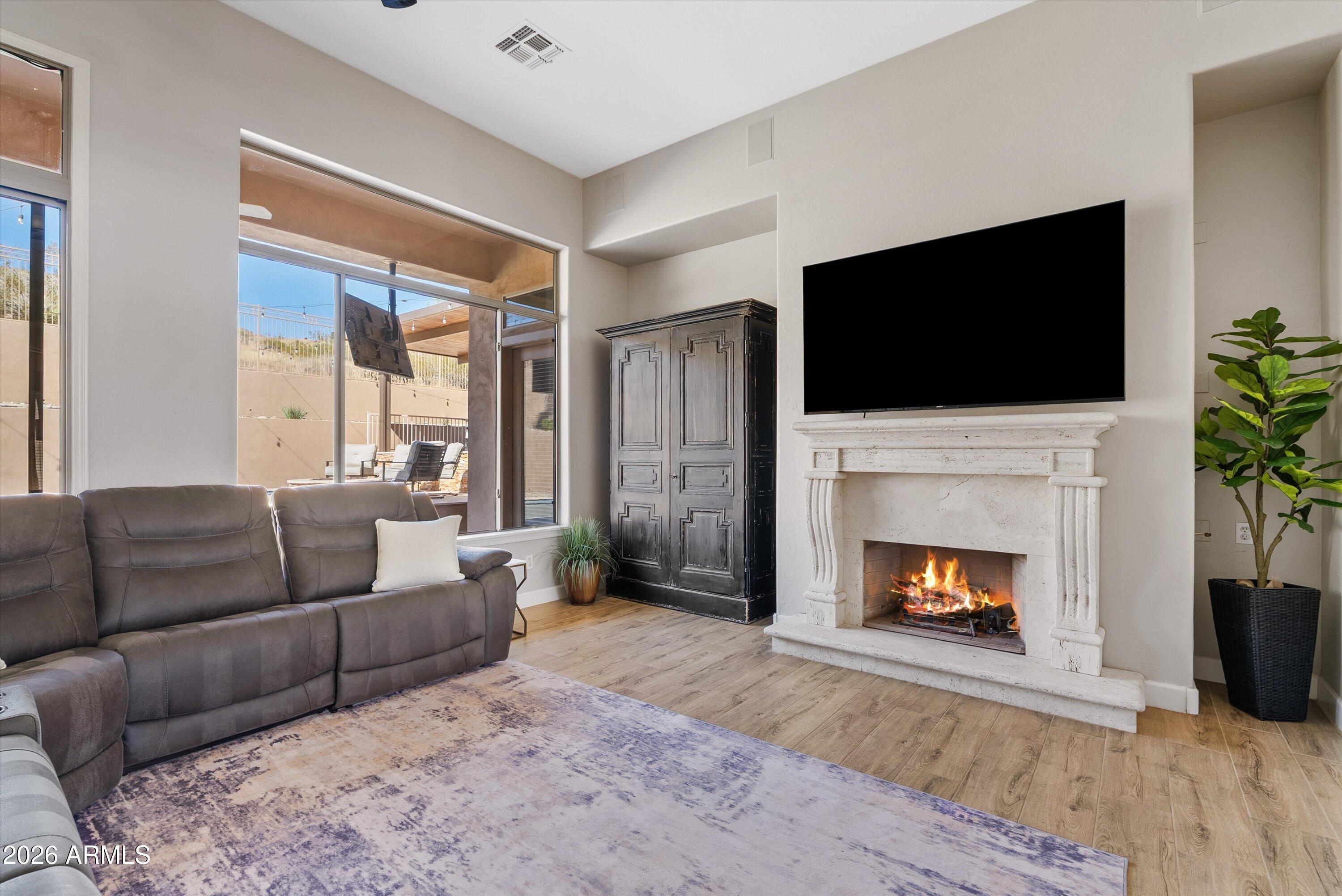 FOOTHILLS CLUB WEST - Residential