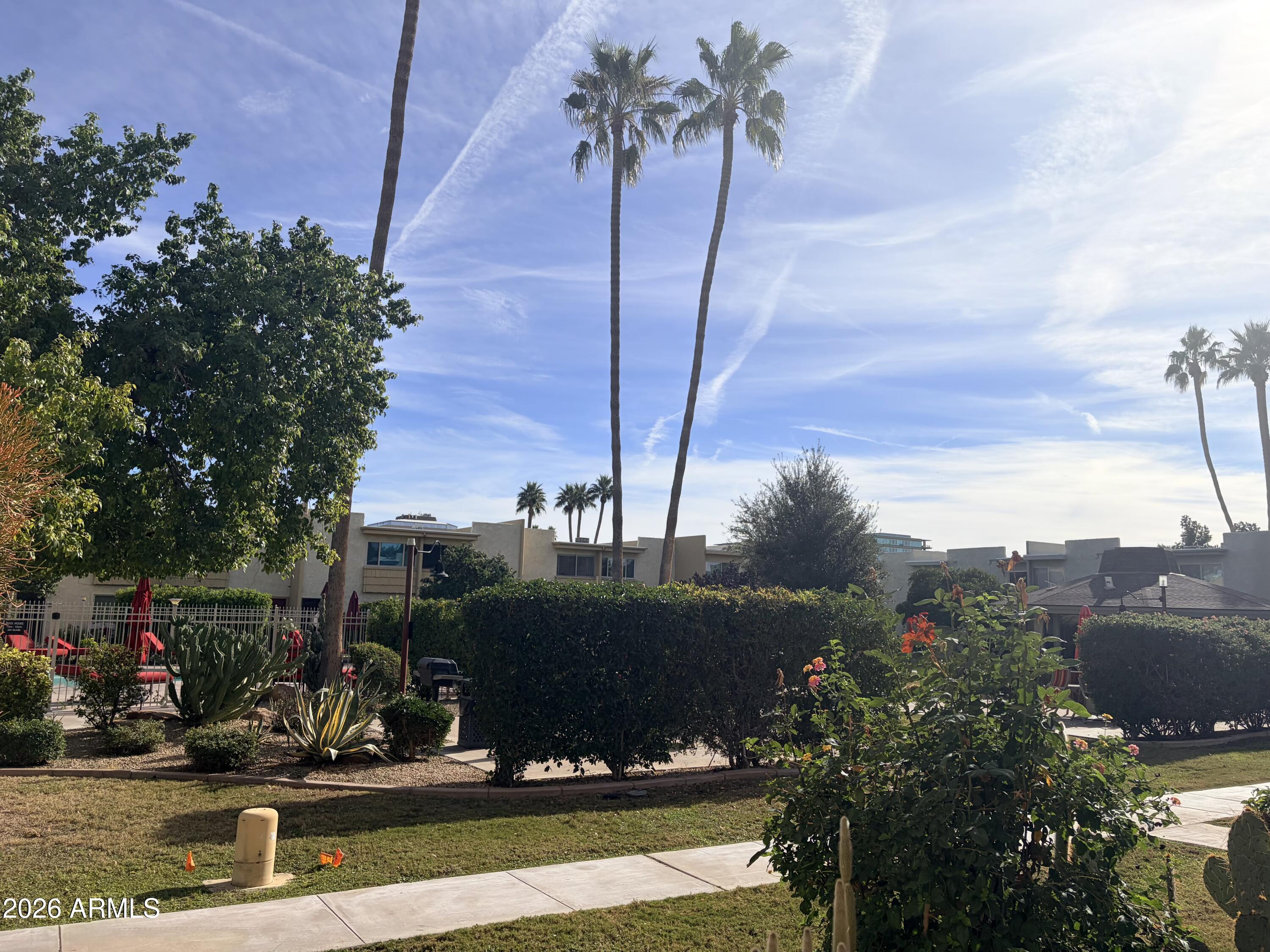 CAMELBACK HOUSE - Residential